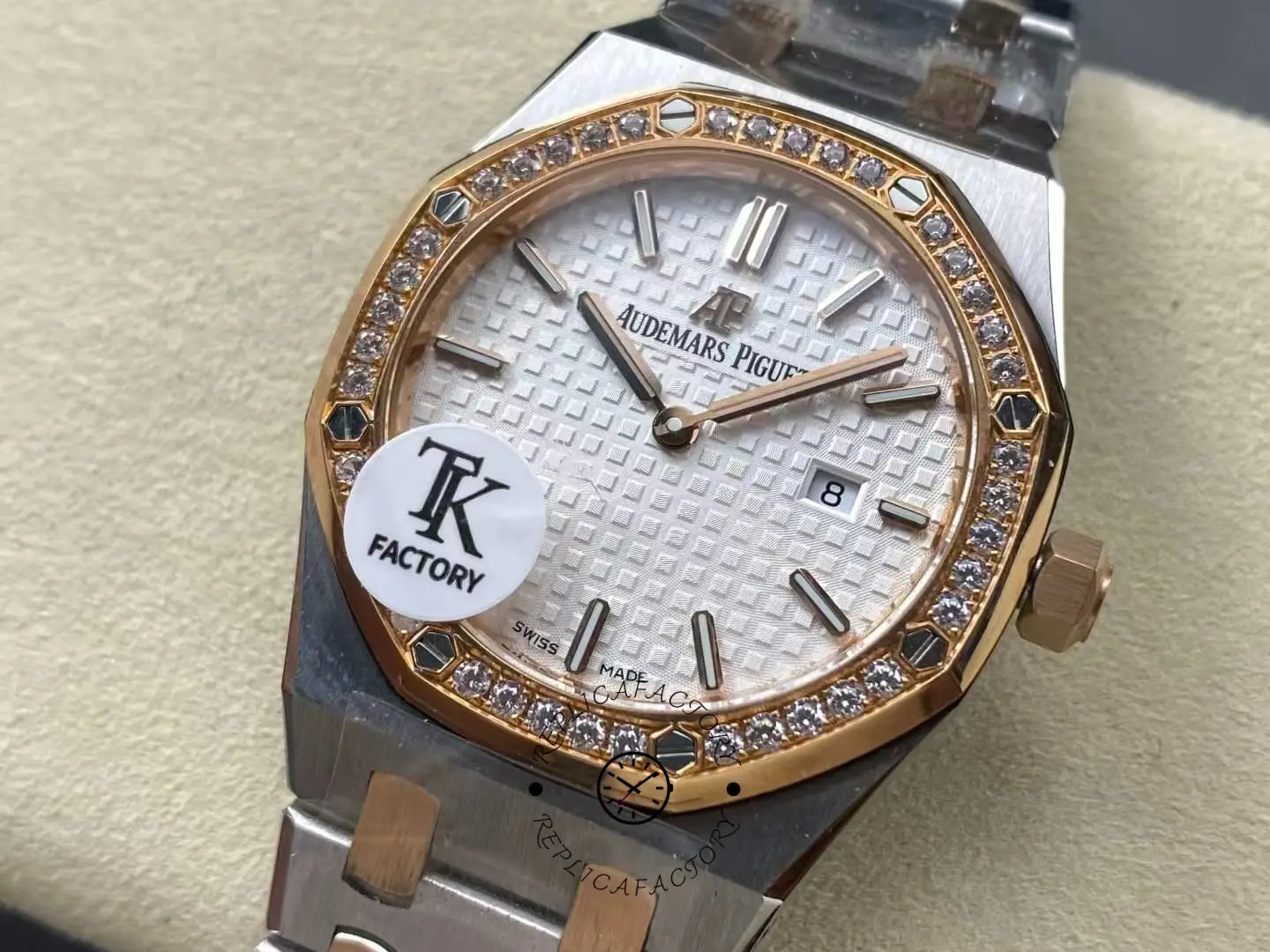AP Royal Oak 67651SR.ZZ.1261SR.01 Quartz 33 1:1 Clone Two-Tone Lady