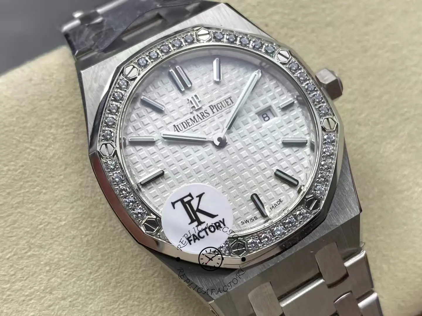 AP Royal Oak Replica Quartz 33 67651ST.ZZ.1261ST.01 Diamonds Women's Watch