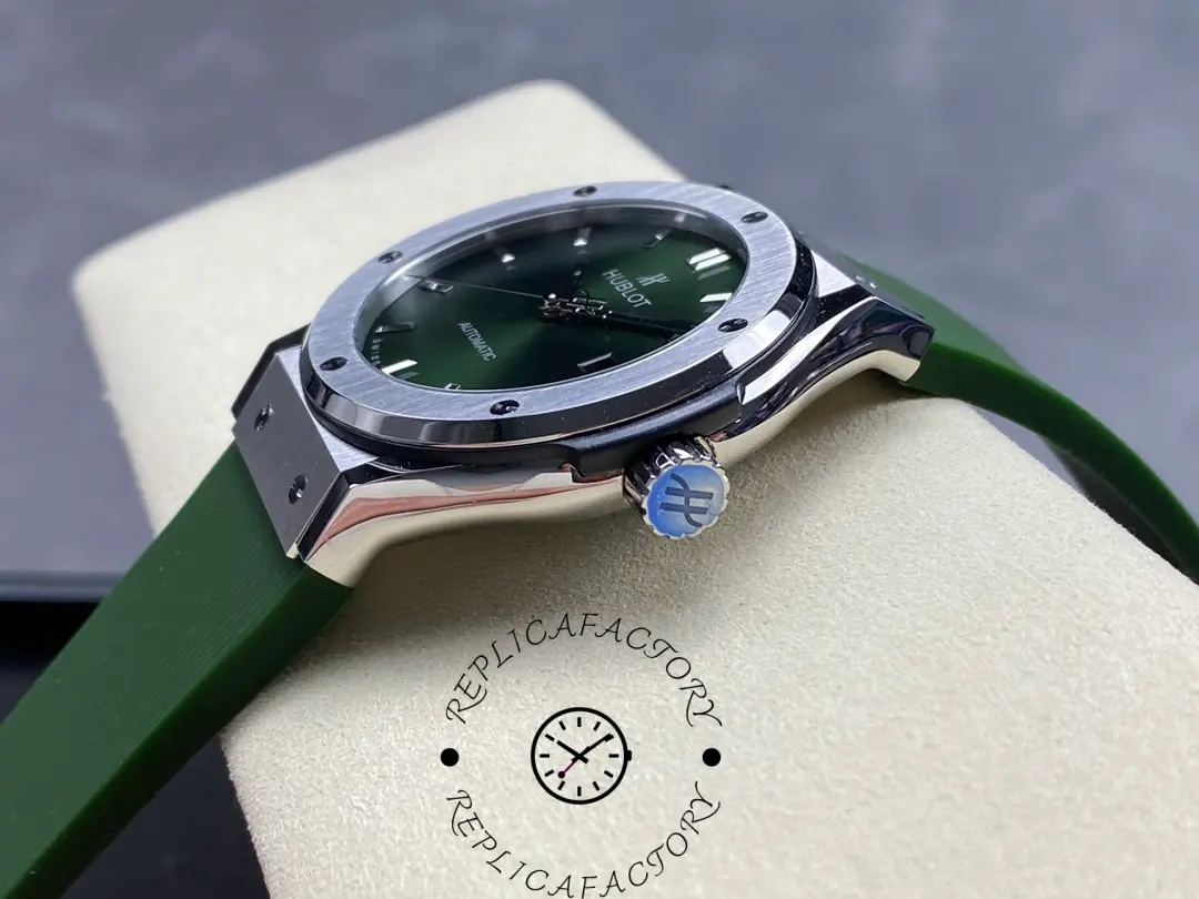 Crown-side view of Hublot Classic Fusion 542.NX.8970.RX, showing the signed crown and case flank.