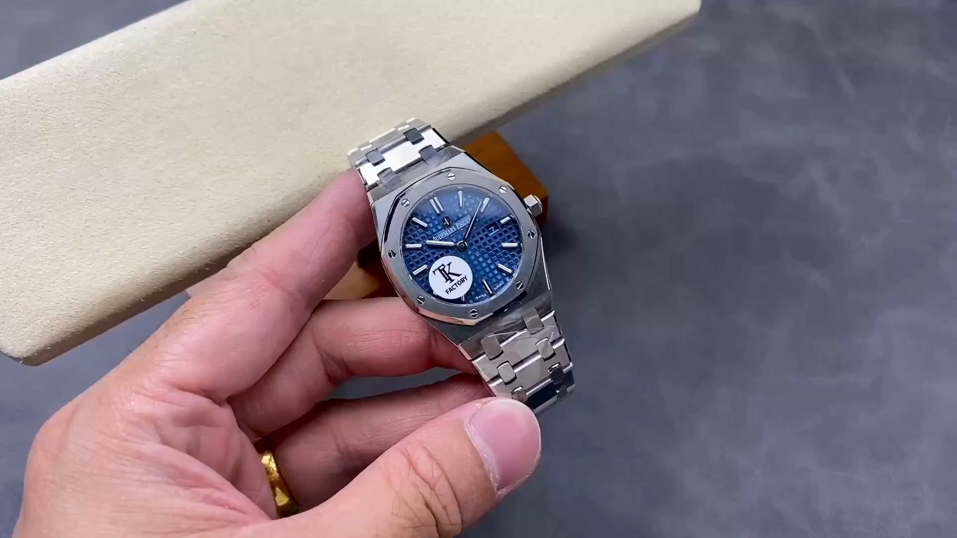 AP Royal Oak 41 Blue Dial 15500ST.OO.1220ST.01 Replica Automatic
