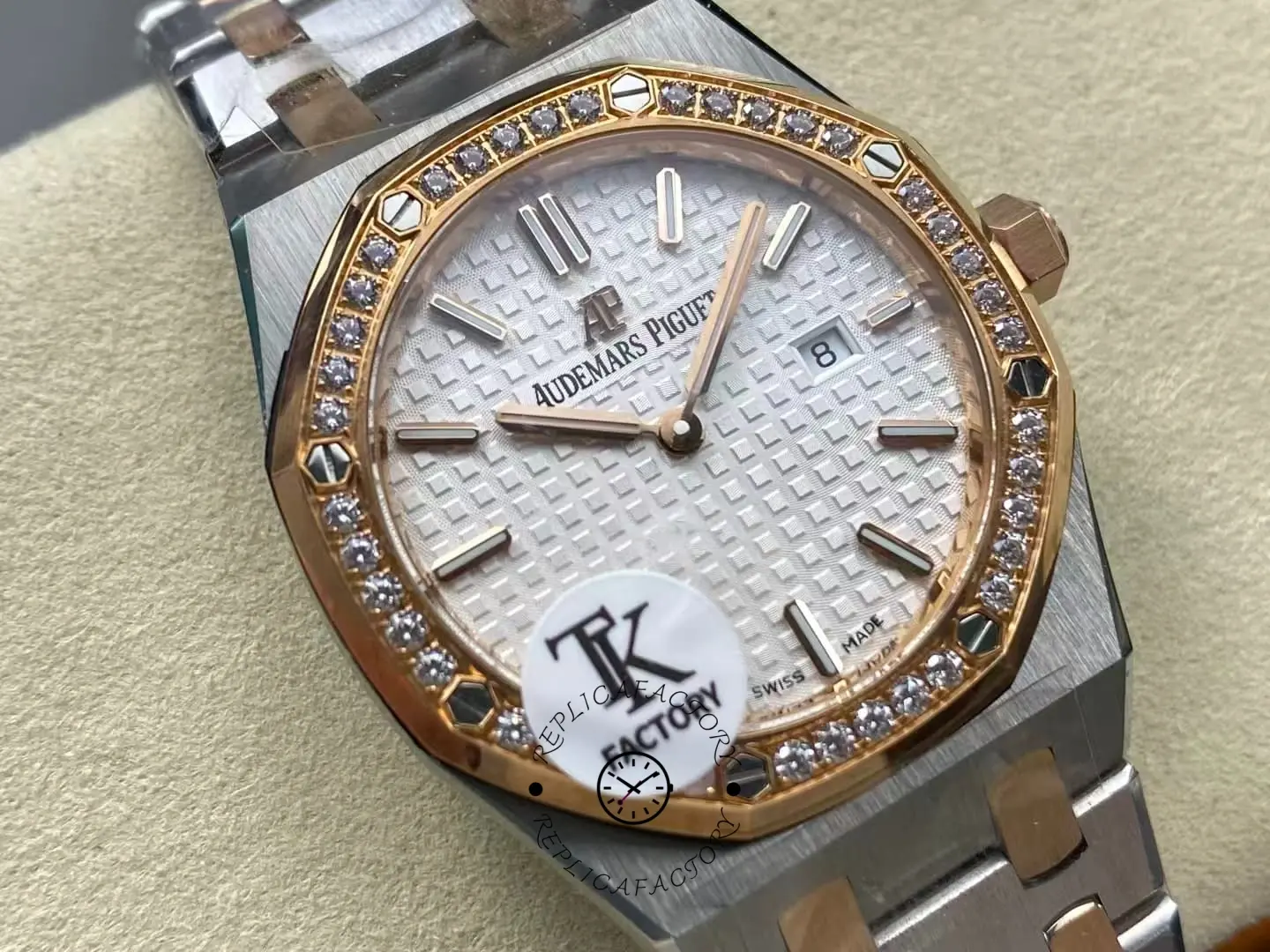 AP Royal Oak 67651SR.ZZ.1261SR.01 Quartz 33 1:1 Clone Two-Tone Lady