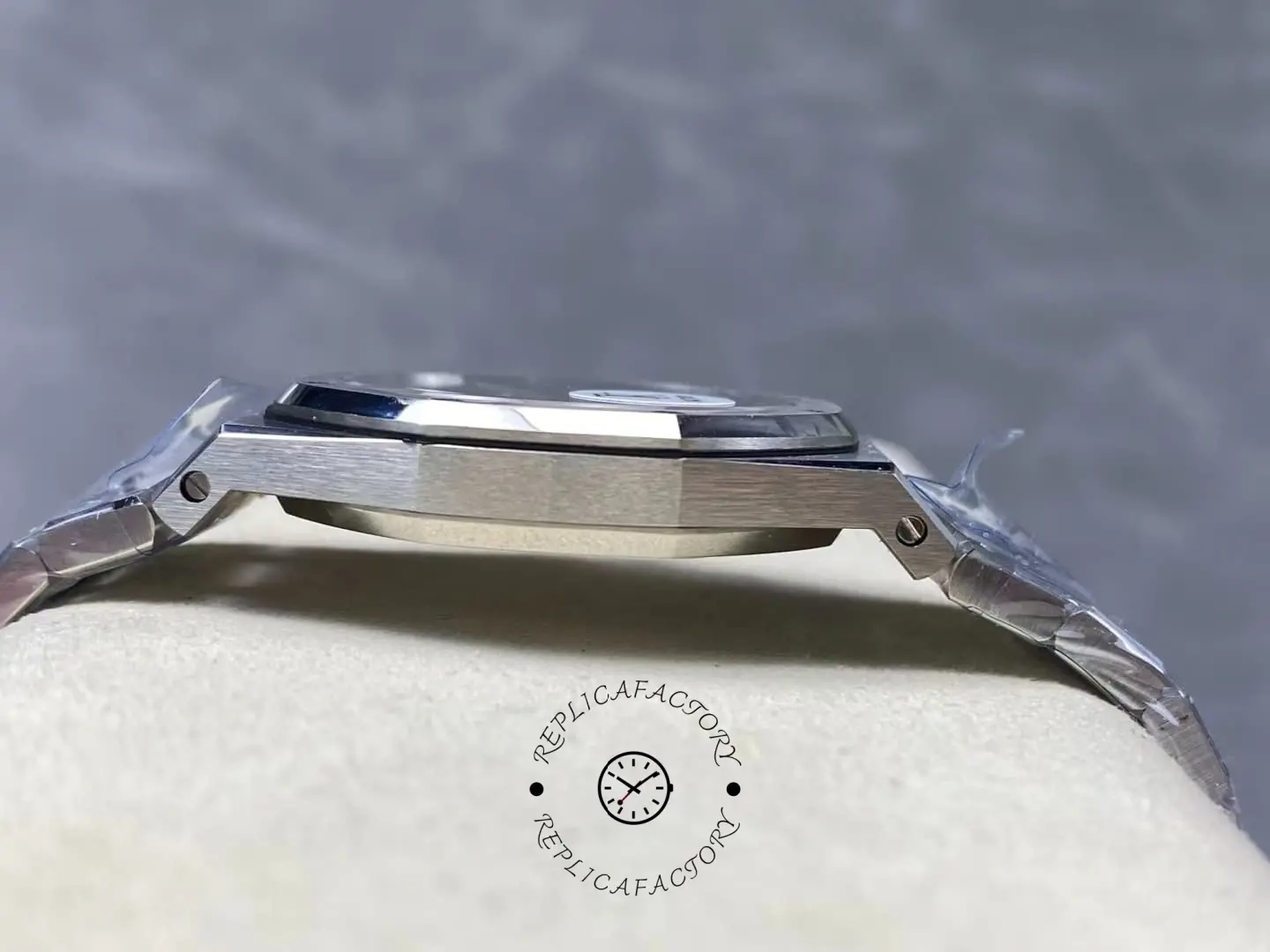 AP Royal Oak 41 Blue Dial 15500ST.OO.1220ST.01 Replica Automatic