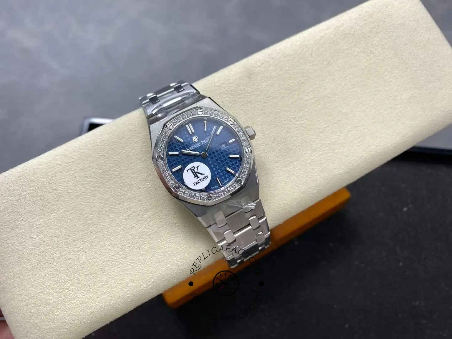AP Royal Oak Quartz 67651IP.ZZ.1261IP.01 33 1:1 Clone Titanium Blue Watch