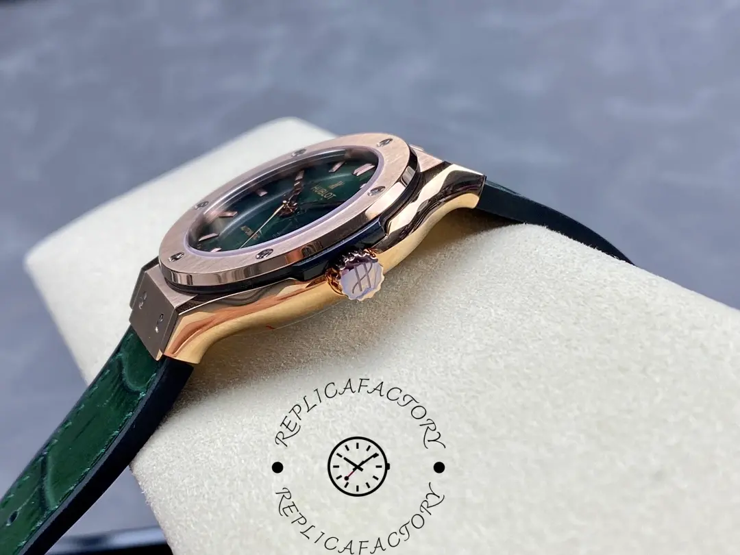 1:1 Clone Hublot Watch Classic Fusion King Gold Green 38mm