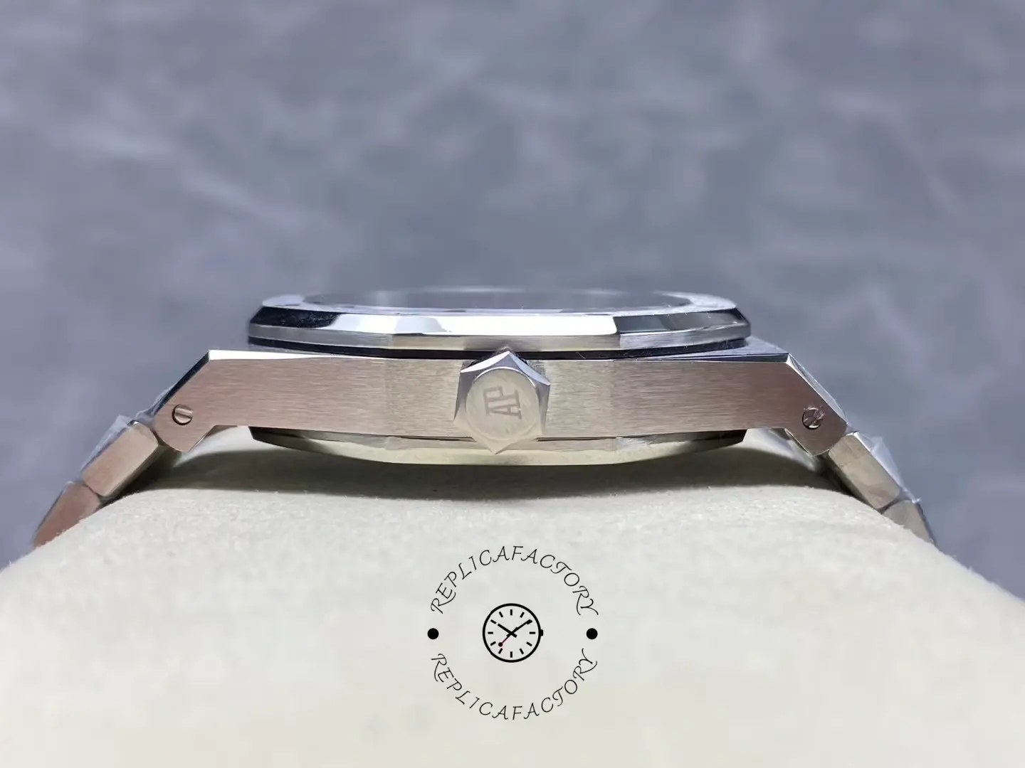 AP Royal Oak 26591IP.OO.1252IP.01 Repeater Supersonnerie Red Dial 42mm 1:1 Clone