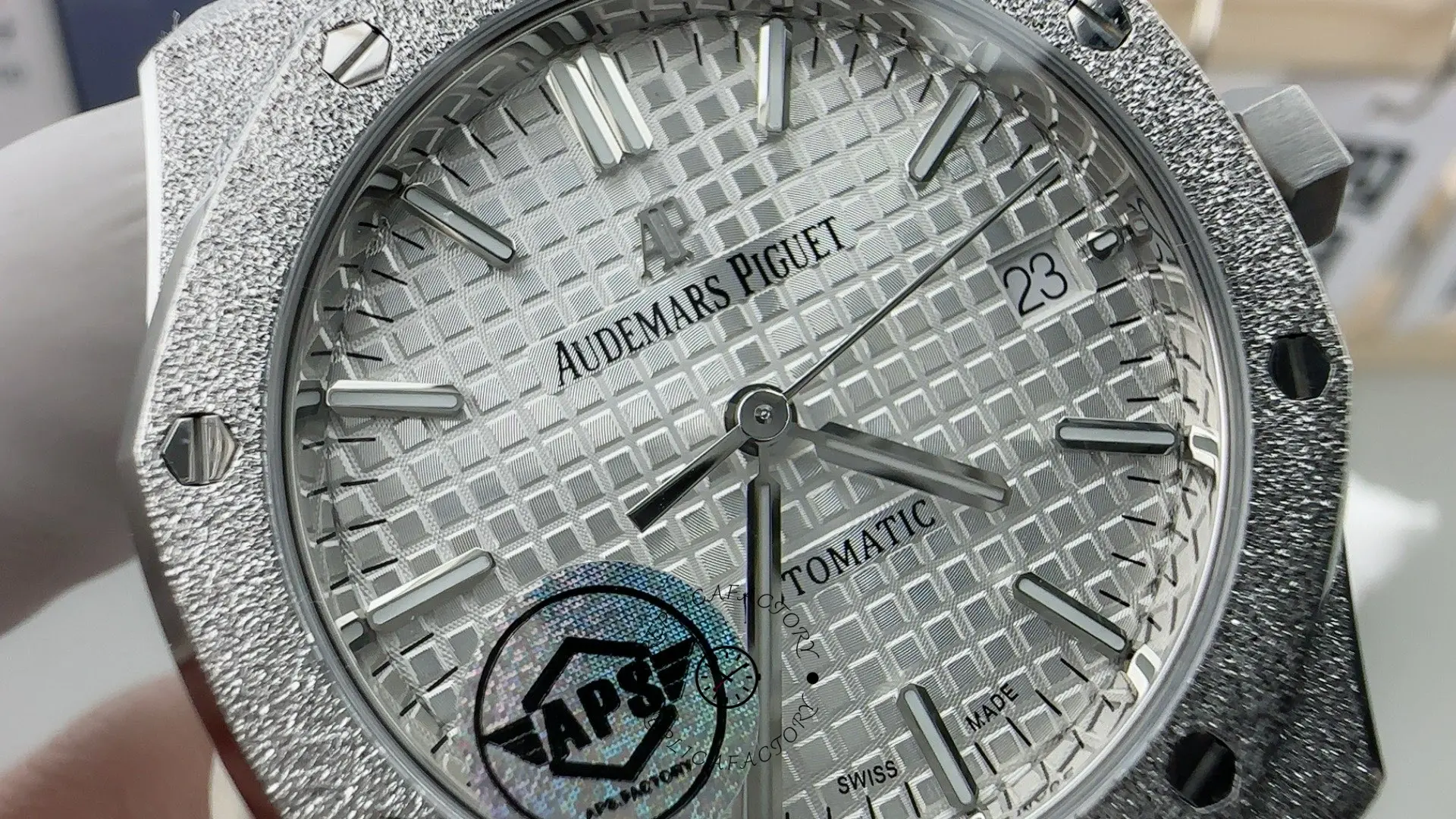 AP Royal Oak 41 Frosted White Gold Replica 15410BC.GG.1224BC.01 Silver Dial