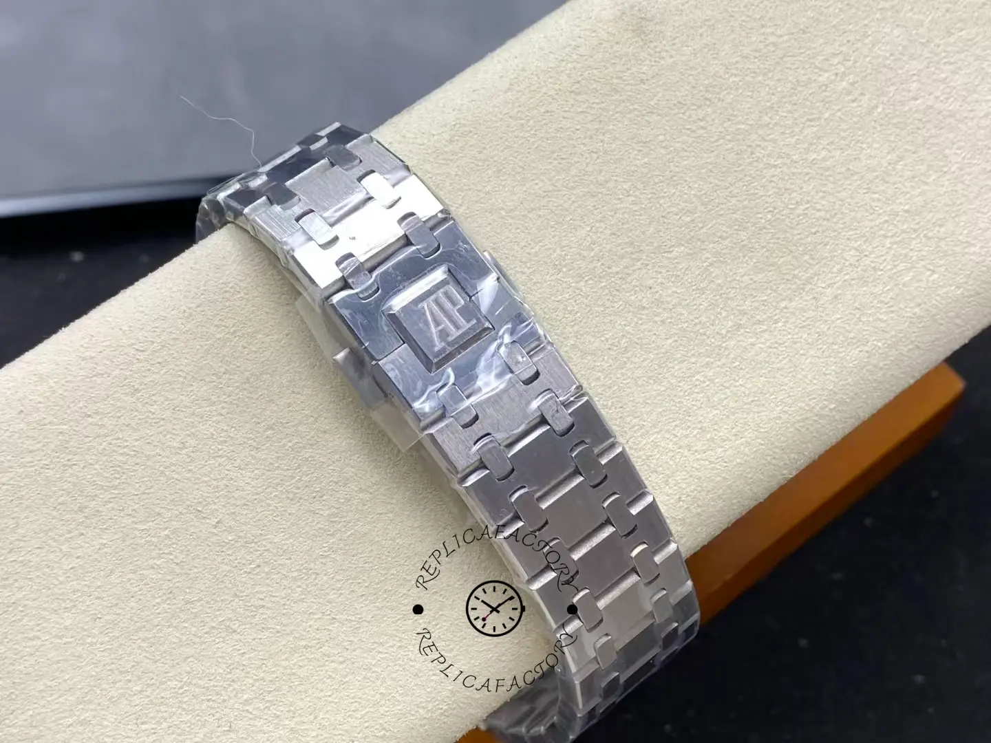 AP 1:1 Clone Royal Oak Chronograph 26591IP.OO.1252IP.01 Silver Watch