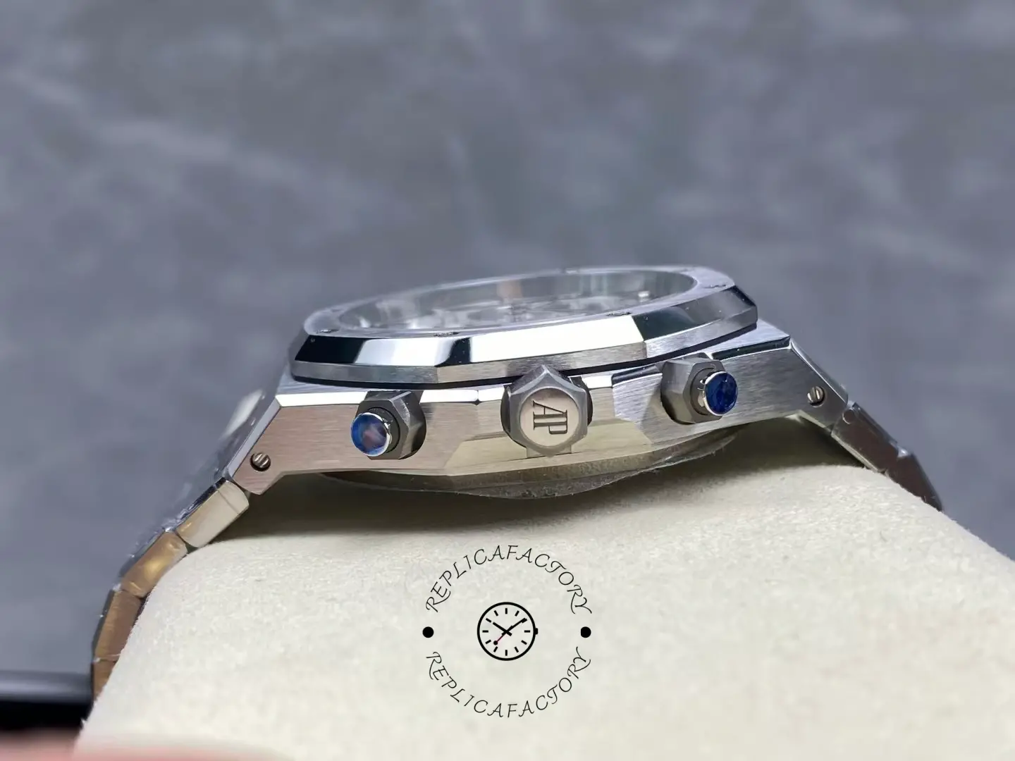 AP Replica Royal Oak 26240ST.OO.1320ST.07 Chronograph 41 Silver Dial