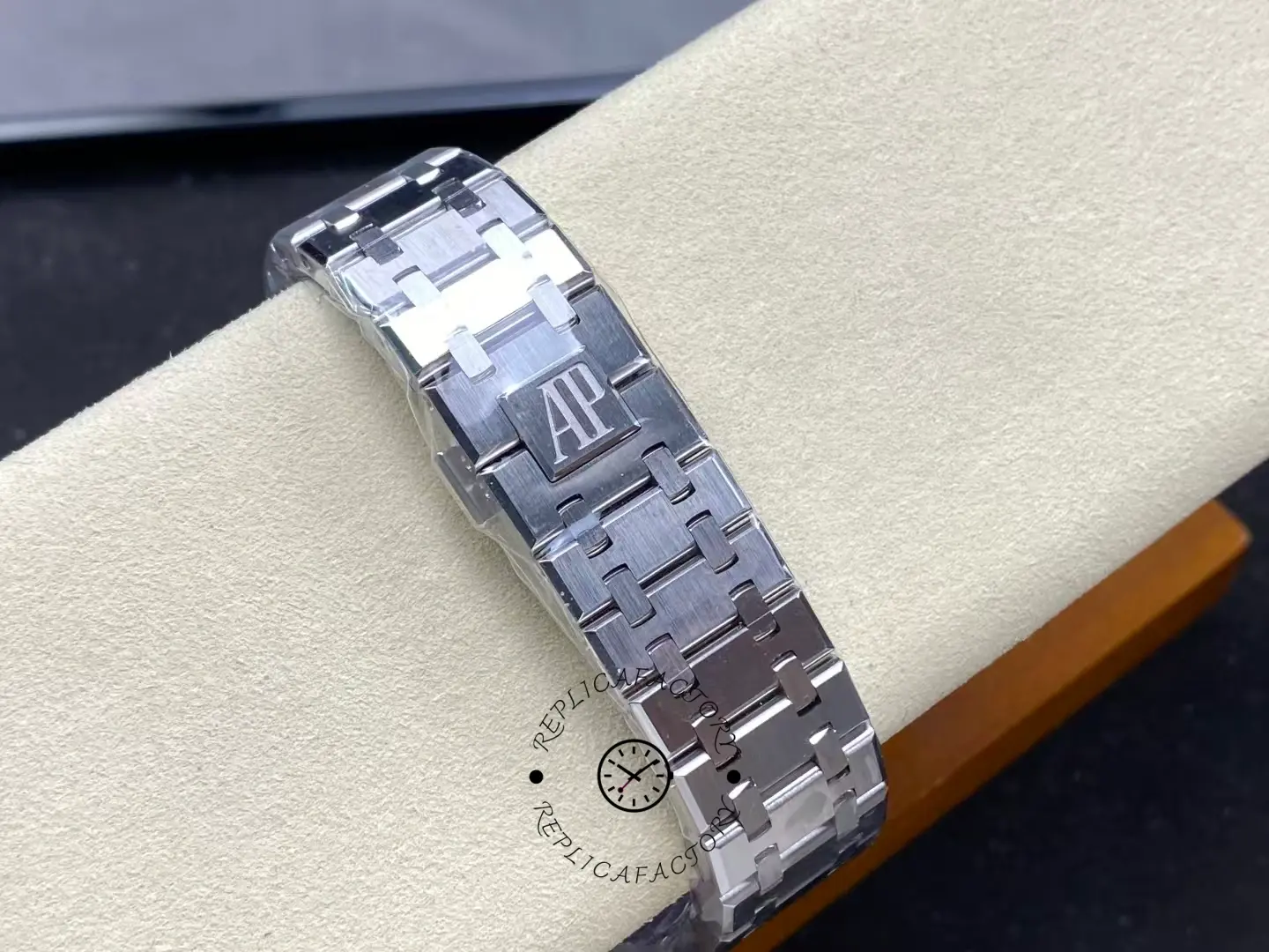 AP Royal Oak Chronograph 41 Blue Dial 26331ST.OO.1220ST.01 Replica