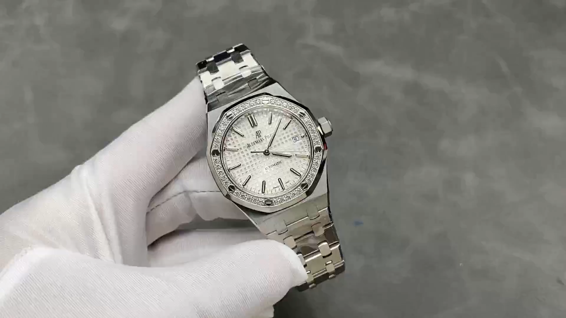 AP Royal Oak 37 Diamond-Set 15451ST.OO.1256ST.01 Automatic 1:1 Clone