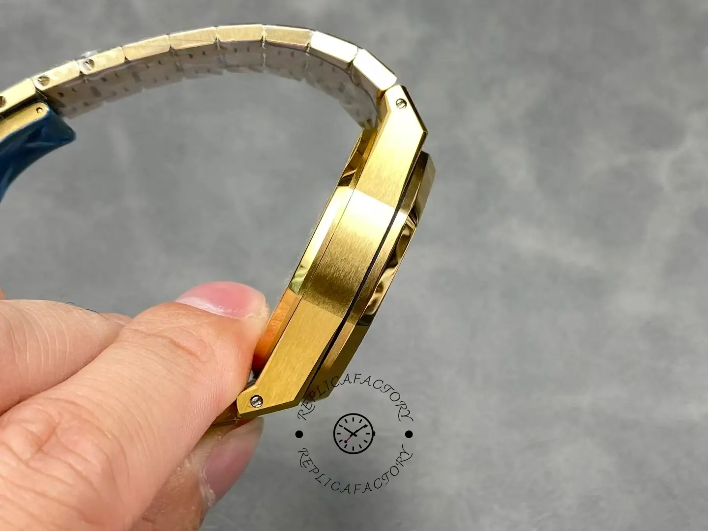 AP Royal Oak 26240BA.GG.1324BA.01 Special Edition 1:1 Clone Frosted Yellow Gold
