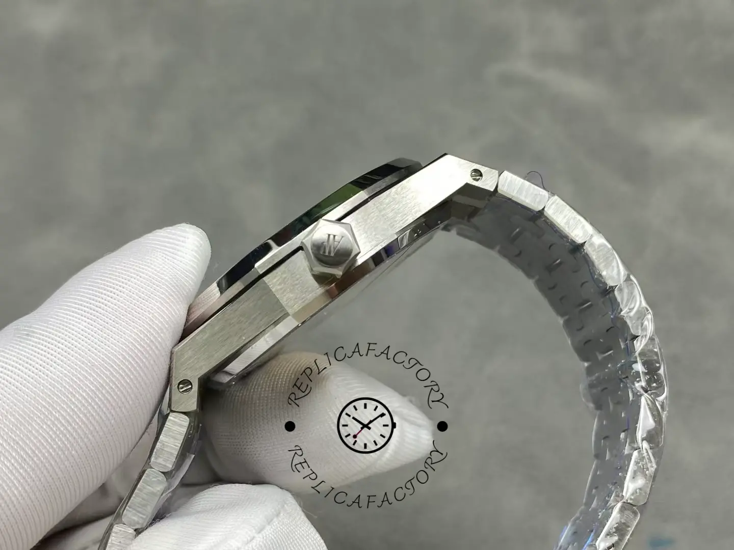 AP Royal Oak 37 Diamond-Set 15451ST.OO.1256ST.01 Automatic 1:1 Clone