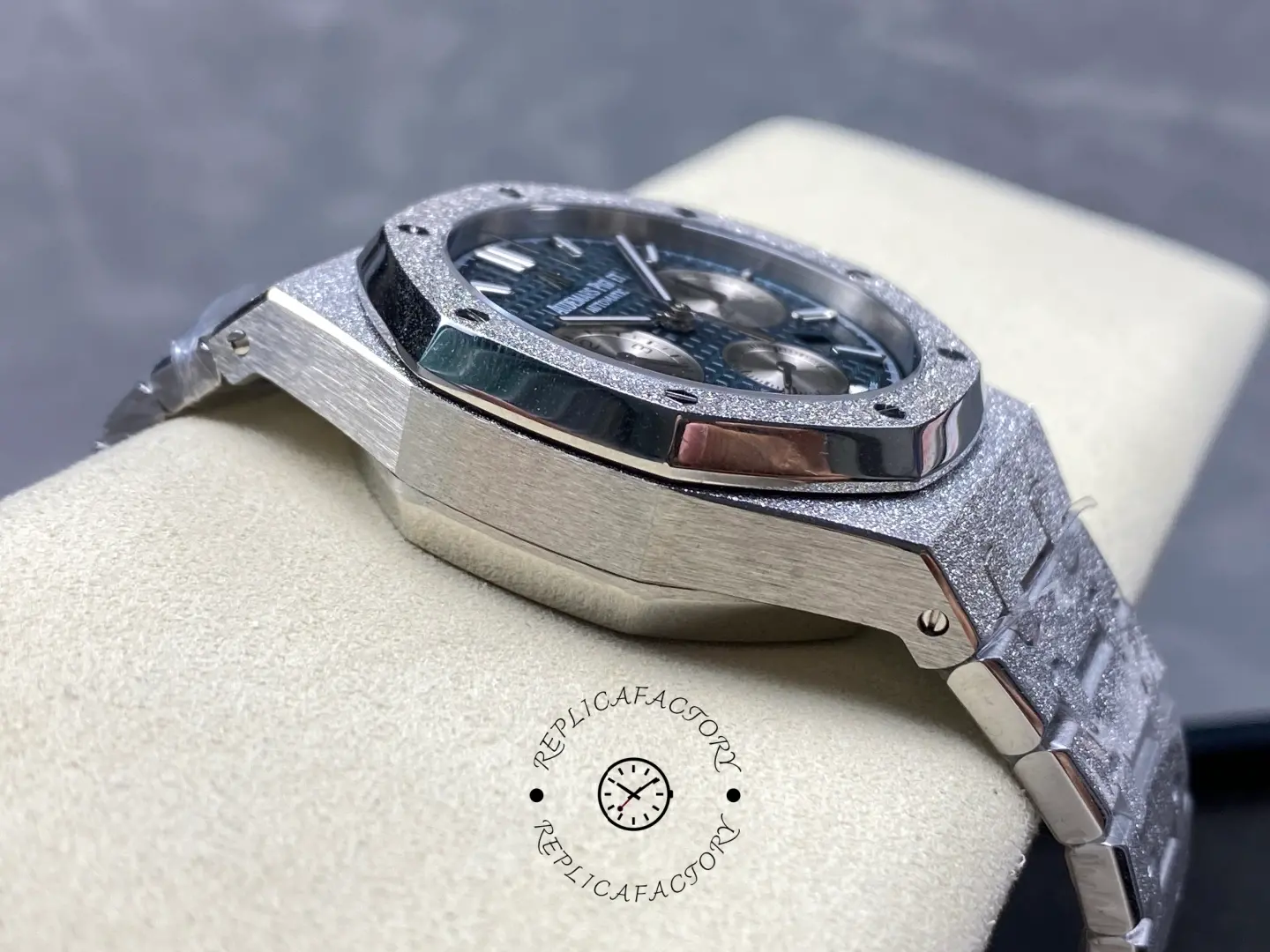 AP Royal Oak Chronograph 41 Frosted White Gold 26331BC.GG.1224BC.02 1:1 Clone