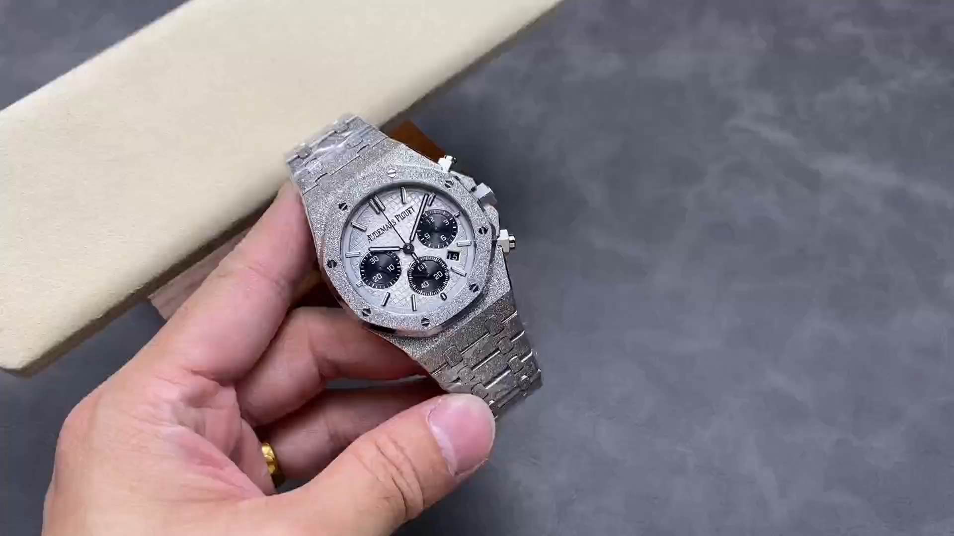 AP 26240BC.GG.1324BC.01 Royal Oak Replica Selfwinding Chronograph Watch