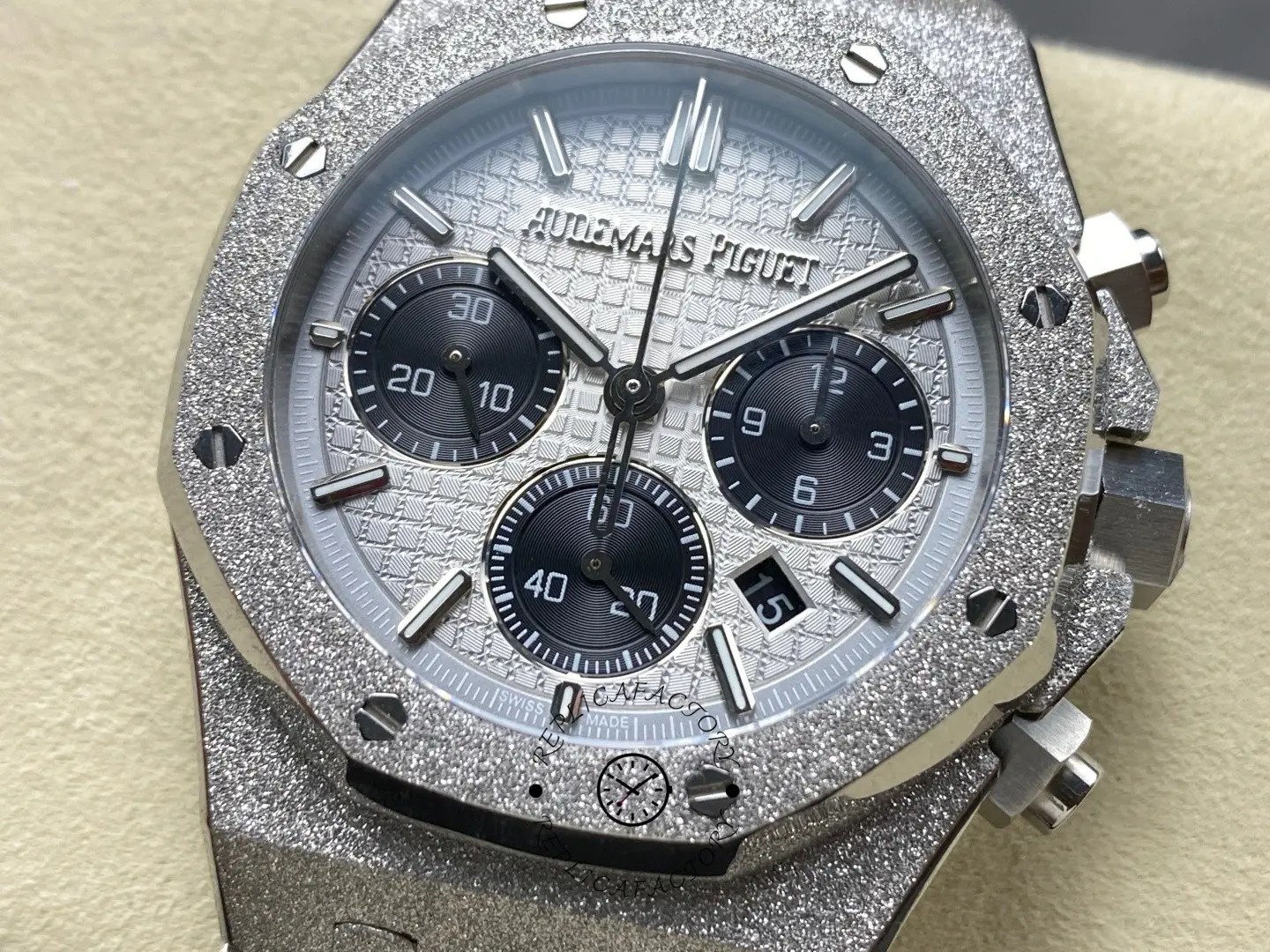 AP 26240BC.GG.1324BC.01 Royal Oak Replica Selfwinding Chronograph Watch