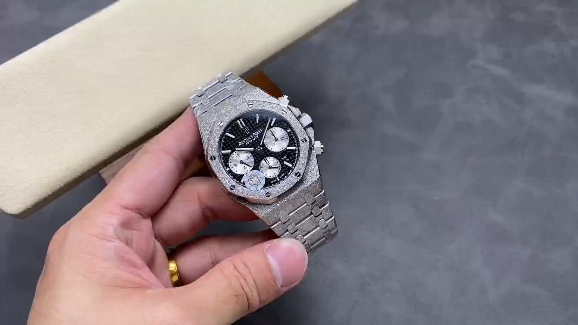 AP Royal Oak Black Dial 26239BC.GG.1224BC.02 1:1 Clone Men's Watch