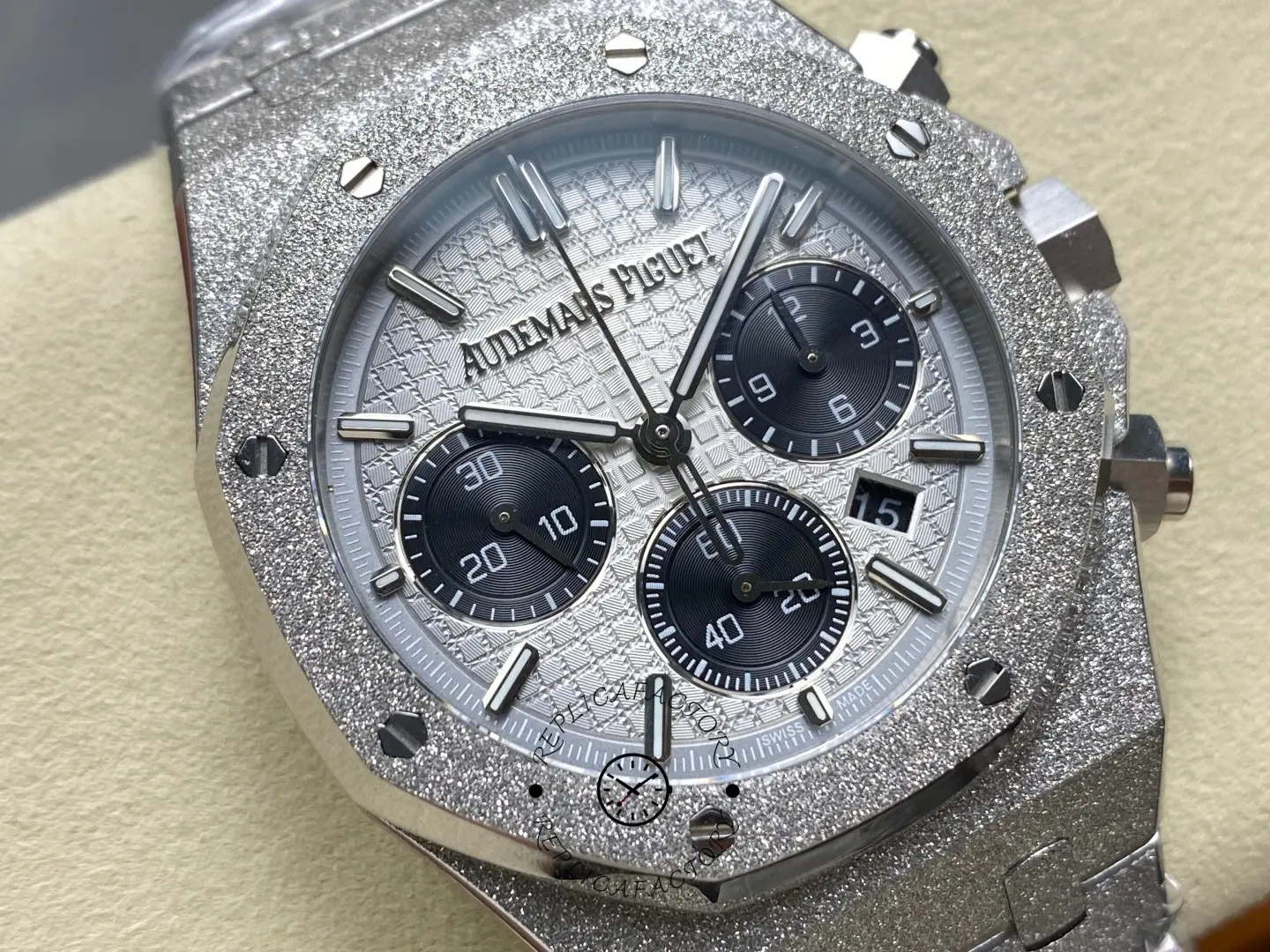 AP 26240BC.GG.1324BC.01 Royal Oak Replica Selfwinding Chronograph Watch