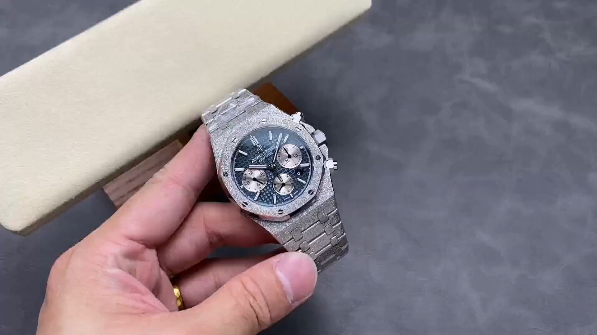 AP Royal Oak Chronograph 41 Frosted White Gold 26331BC.GG.1224BC.02 1:1 Clone