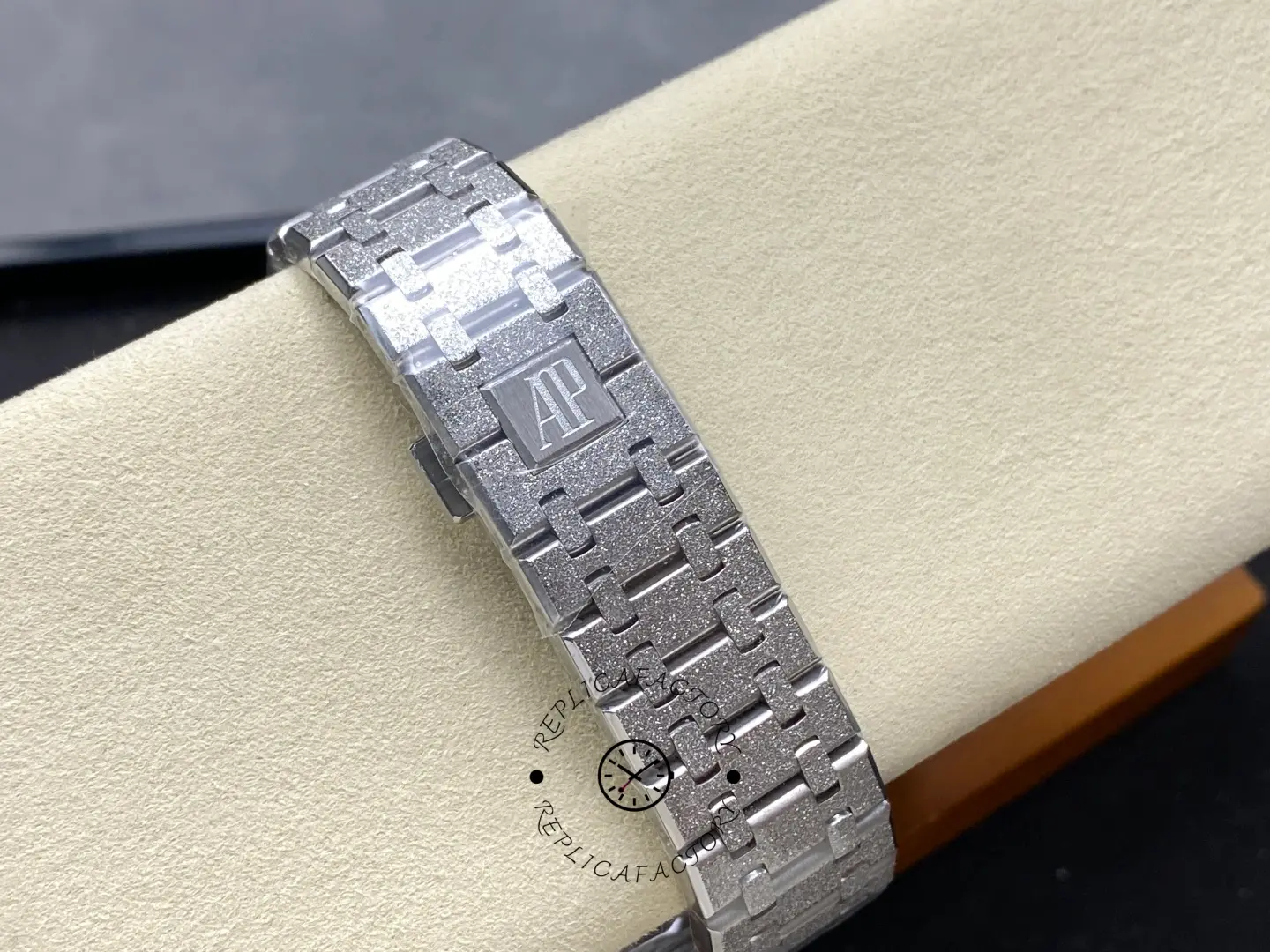 AP Royal Oak Chronograph 41MM 26239BC.GG.1224BC.01 Automatic Replica