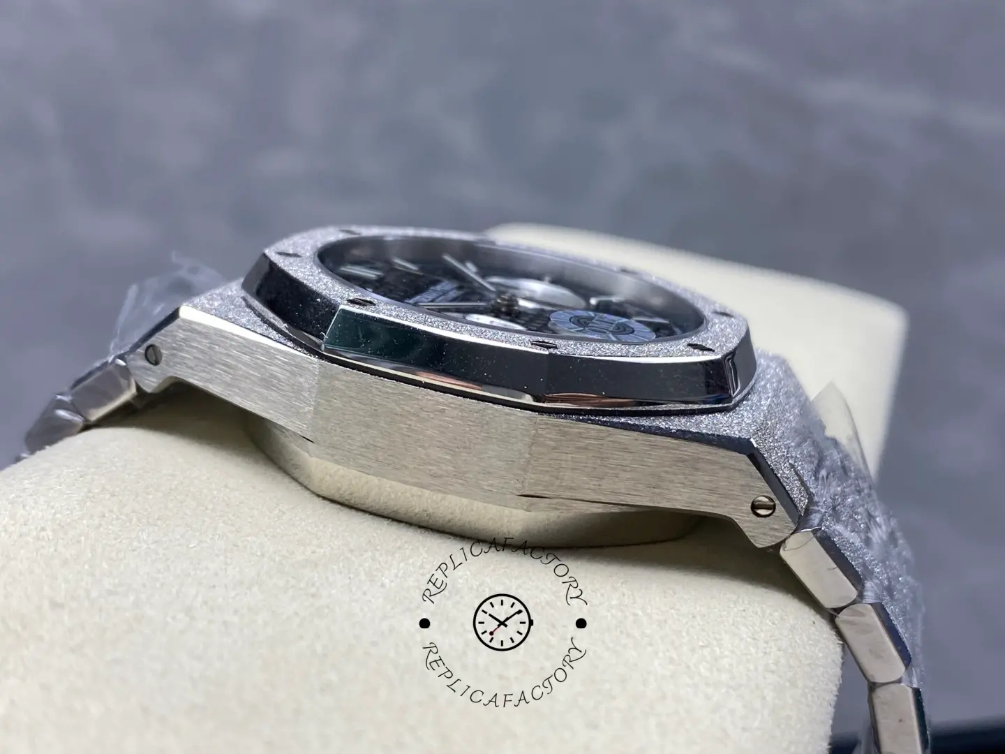 AP Royal Oak Black Dial 26239BC.GG.1224BC.02 1:1 Clone Men's Watch