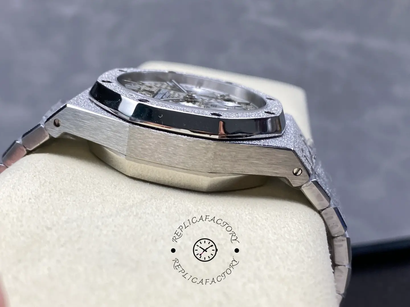 AP Royal Oak Chronograph 41MM 26239BC.GG.1224BC.01 Automatic Replica