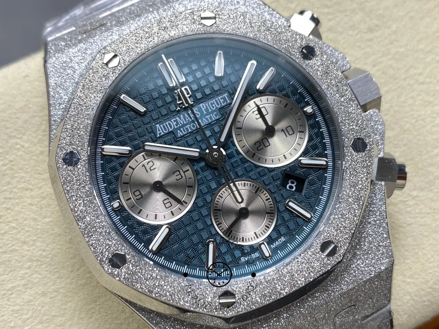 AP Royal Oak Chronograph 41 Frosted White Gold 26331BC.GG.1224BC.02 1:1 Clone