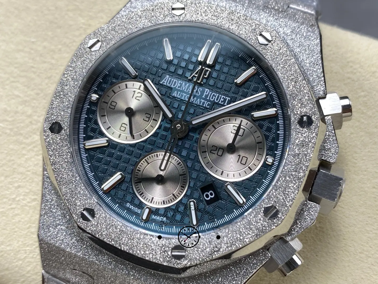 AP Royal Oak Chronograph 41 Frosted White Gold 26331BC.GG.1224BC.02 1:1 Clone