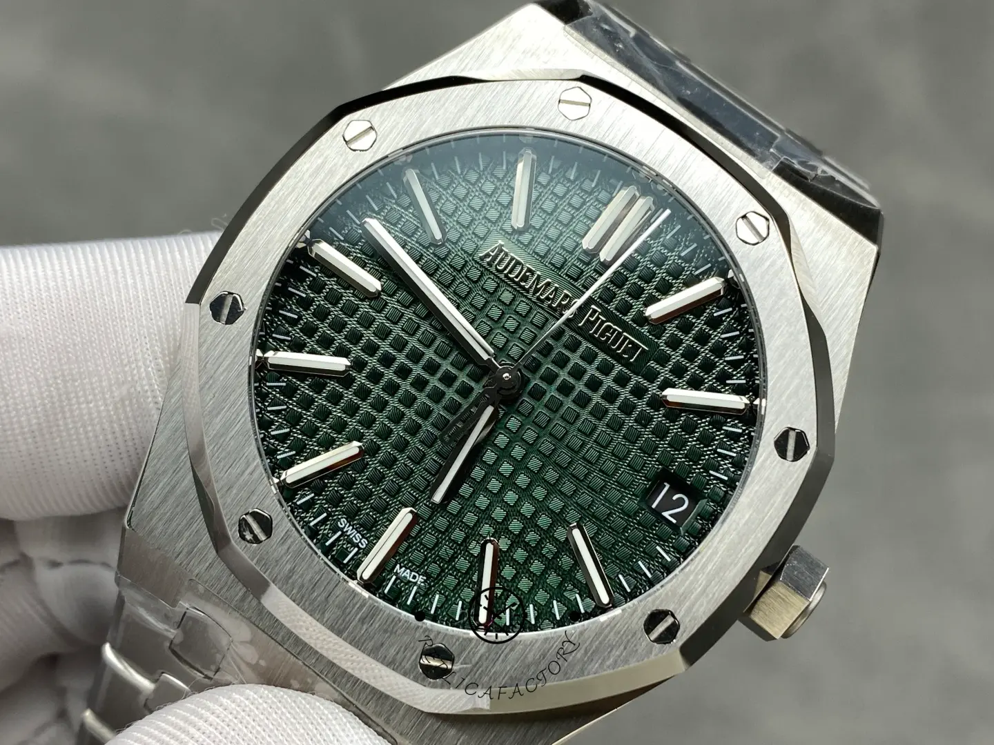 AP Royal Oak 41 Green Dial 15510ST.OO.1320ST.09 1:1 Clone Luxury Watch