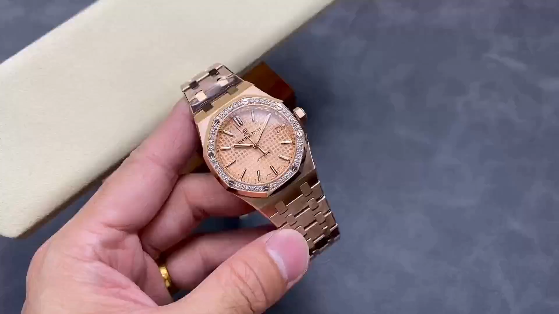 AP Royal Oak 37 Rose Gold 15451OR.ZZ.1256OR.03 Replica Pink Dial