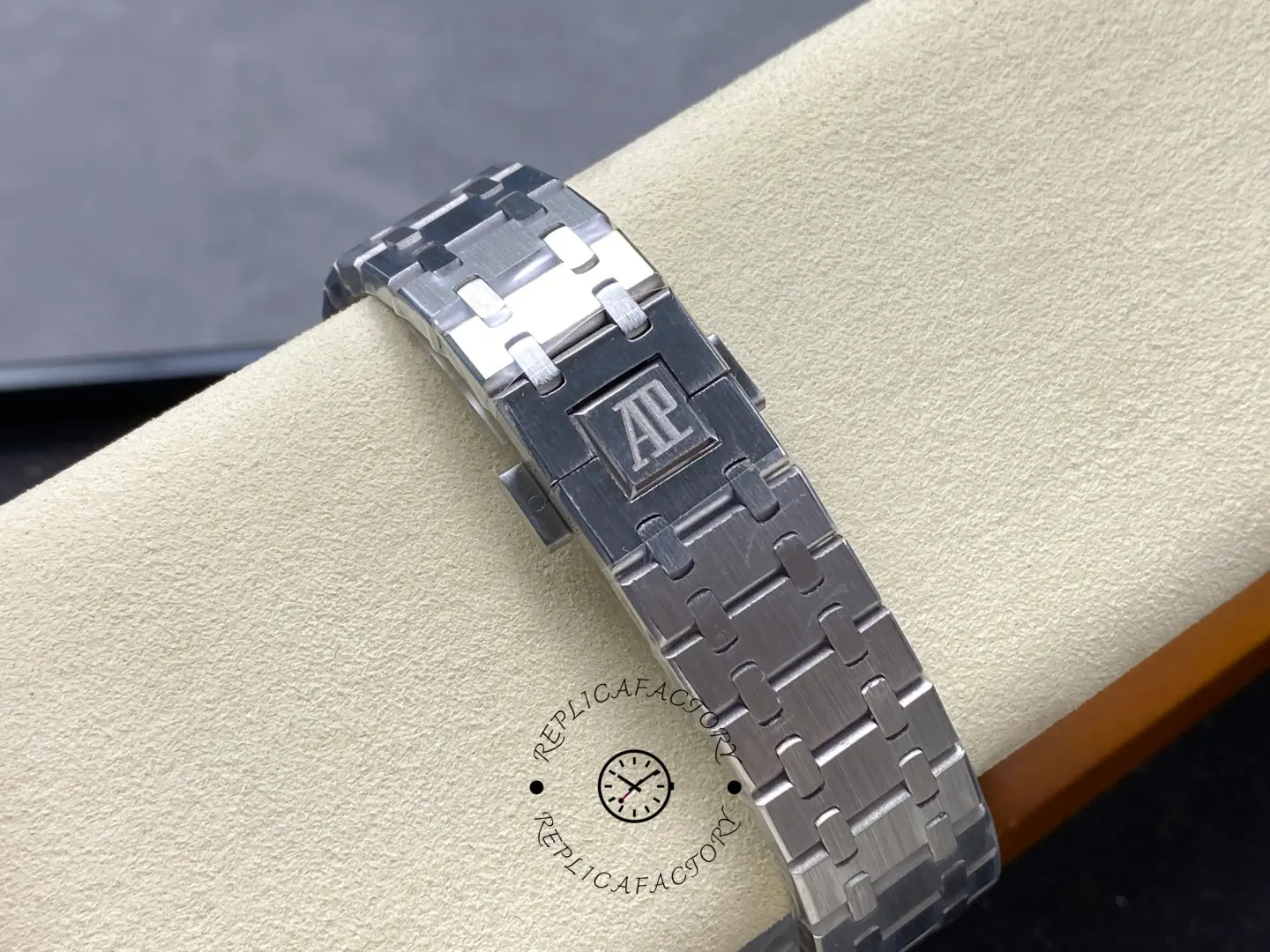 AP Royal Oak Perpetual Calendar 1:1 Clone 26598BC.ZZ.1220BC.01 Diamond Bezel