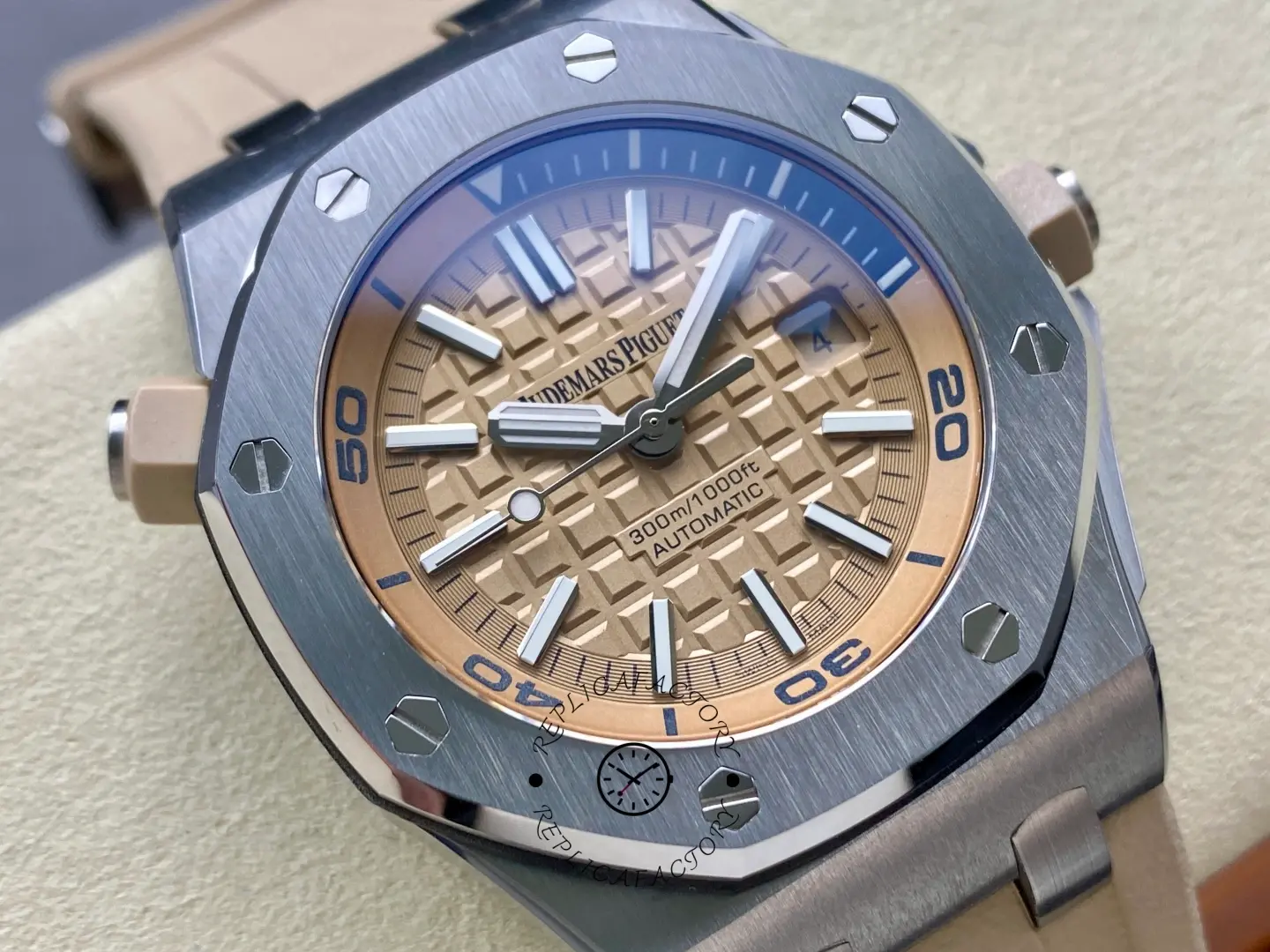 AP Royal Oak Offshore 15710ST.OO.A085CA.01 Diver Rubber 42mm Replica Beige Dial
