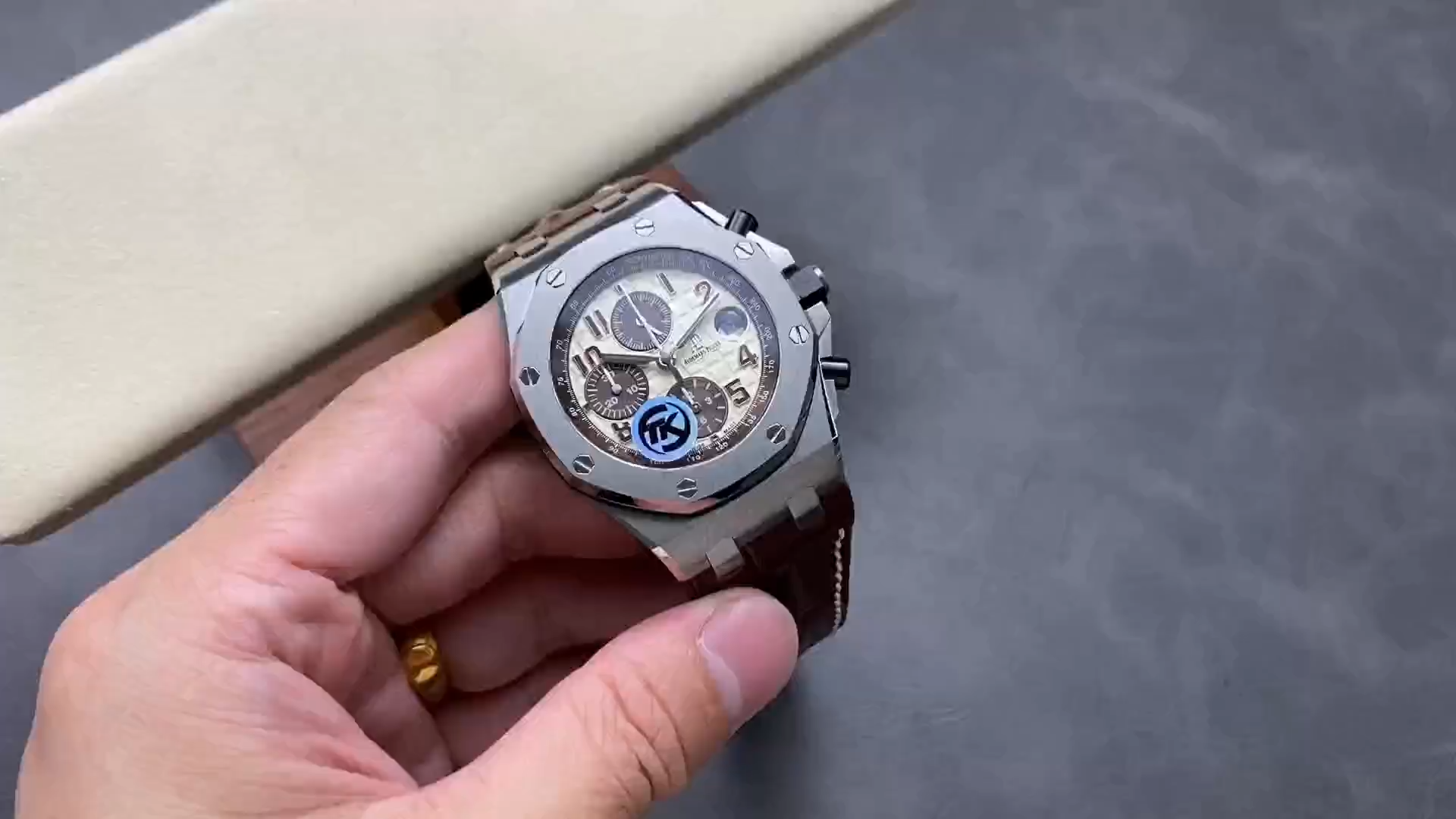 AP 26470ST.OO.A801CR.01 Royal Oak Offshore Safari 42mm Beige Dial 1:1 Clone