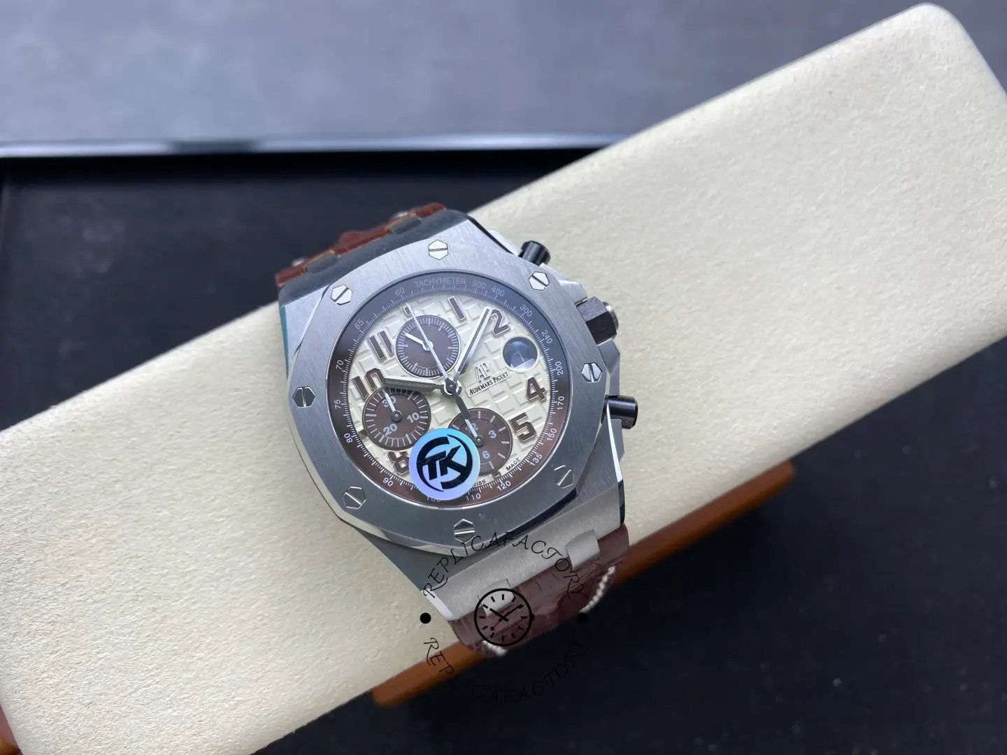 AP 26470ST.OO.A801CR.01 Royal Oak Offshore Safari 42mm Beige Dial 1:1 Clone