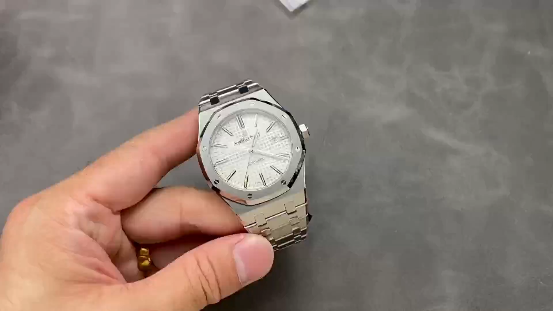 AP 15400ST.OO.1220ST.02 Royal Oak 41mm Silver Dial Replica Mens Watch