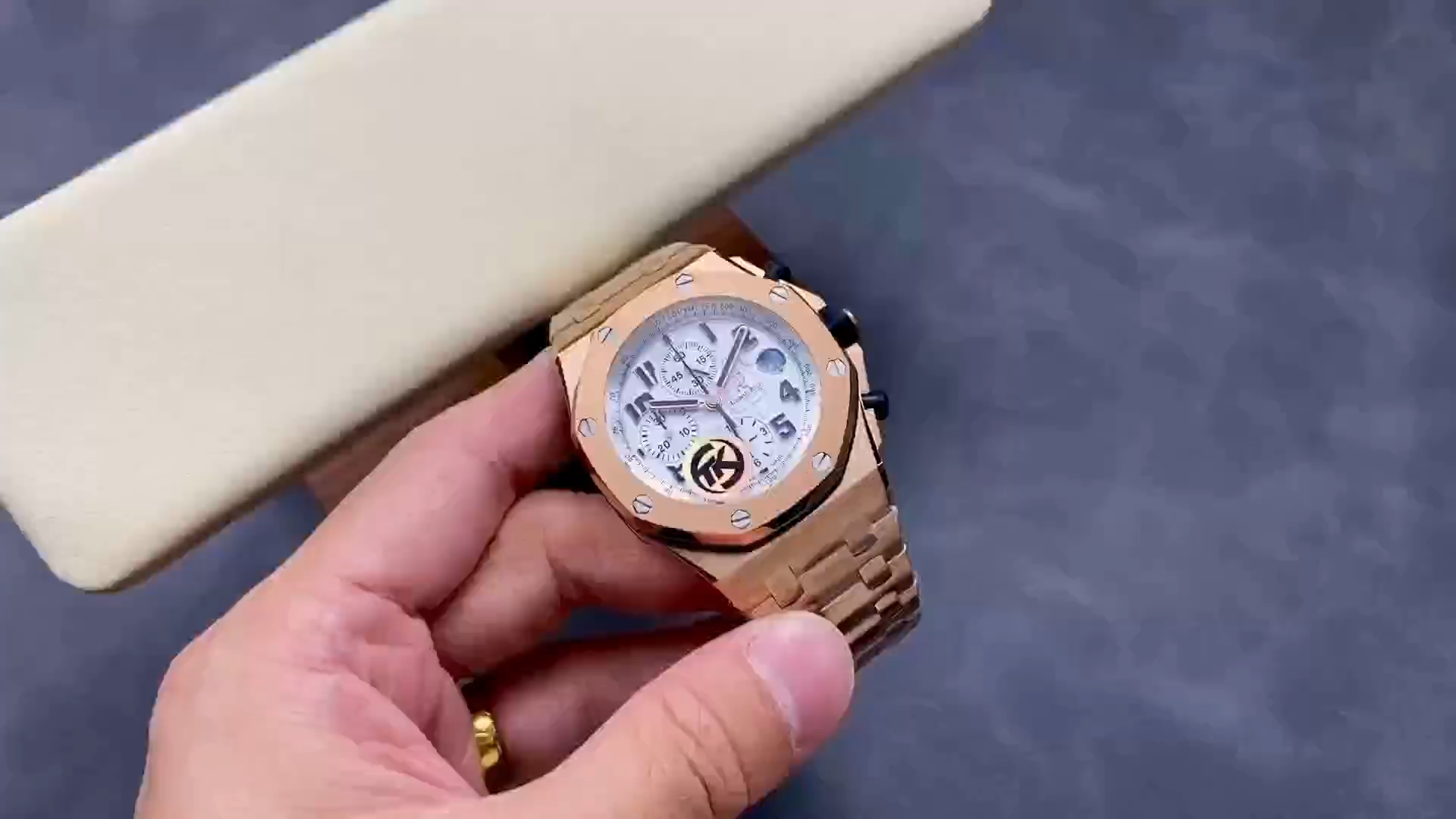 Replica AP Royal Oak Offshore 42MM White Dial 26170OR.OO.1000OR.01 Rose Gold