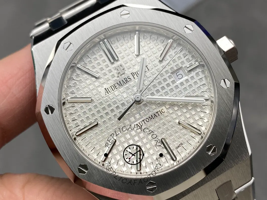 AP 15400ST.OO.1220ST.02 Royal Oak 41mm Silver Dial Replica Mens Watch