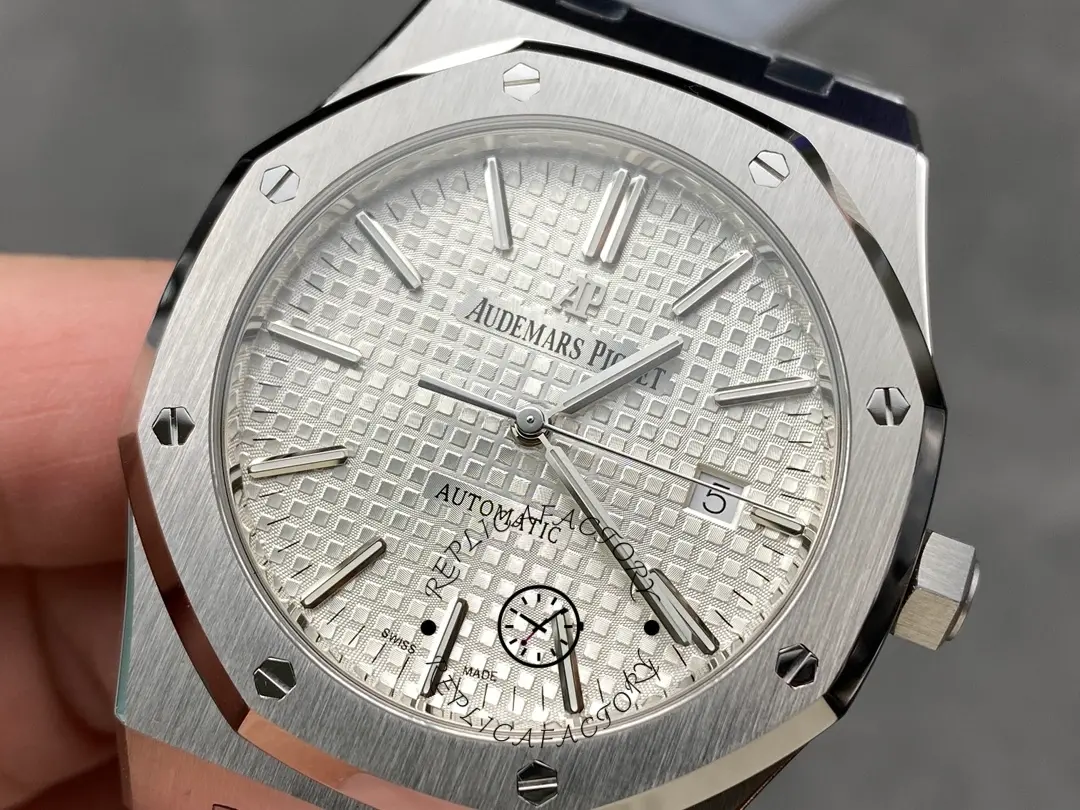 AP 15400ST.OO.1220ST.02 Royal Oak 41mm Silver Dial Replica Mens Watch