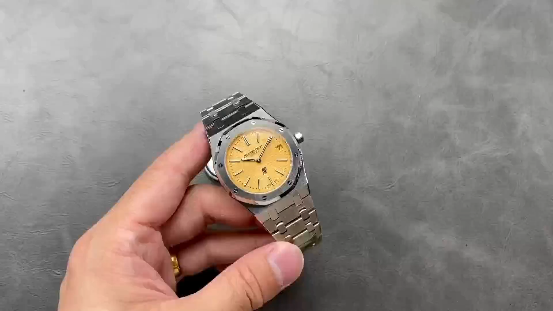 AP Royal Oak Jumbo Extra-Thin 39 Salmon Dial 15202BC.OO.1240BC.01 1:1 Clone