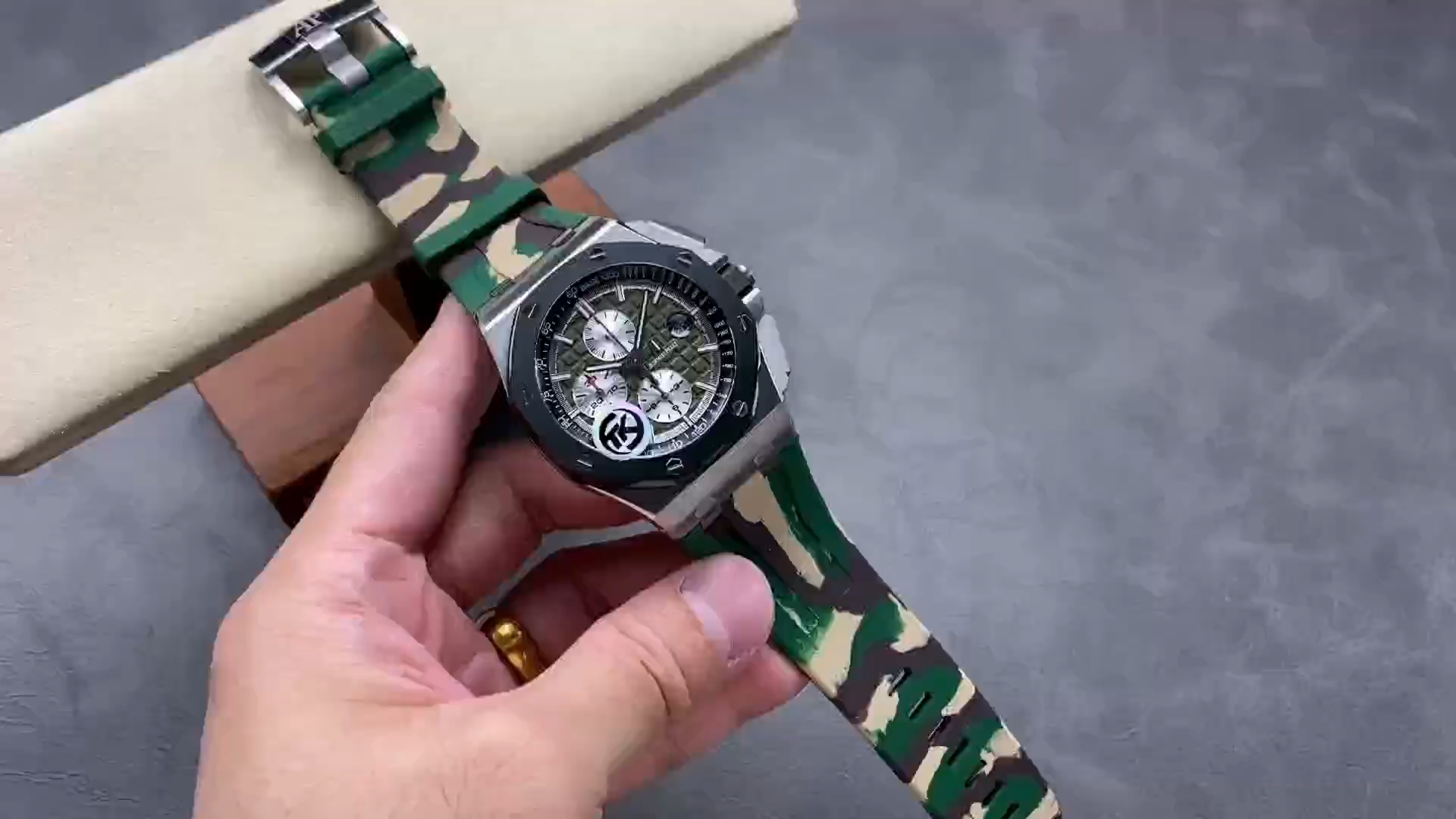 AP Royal Oak Offshore 26400SO.OO.A055CA.01 Chronograph 1:1 Clone Camo Rubber