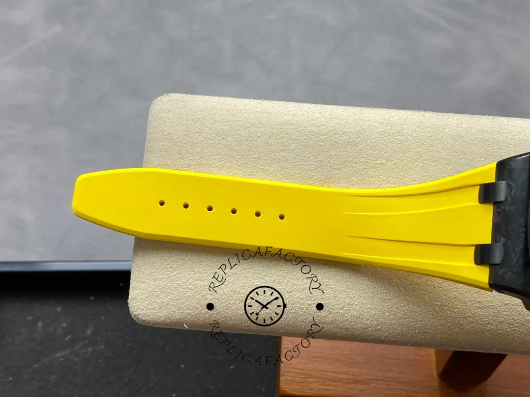 AP Royal Oak Offshore Bumblebee 42MM Rubber Strap 26176FO.OO.D101CR.02 Replica