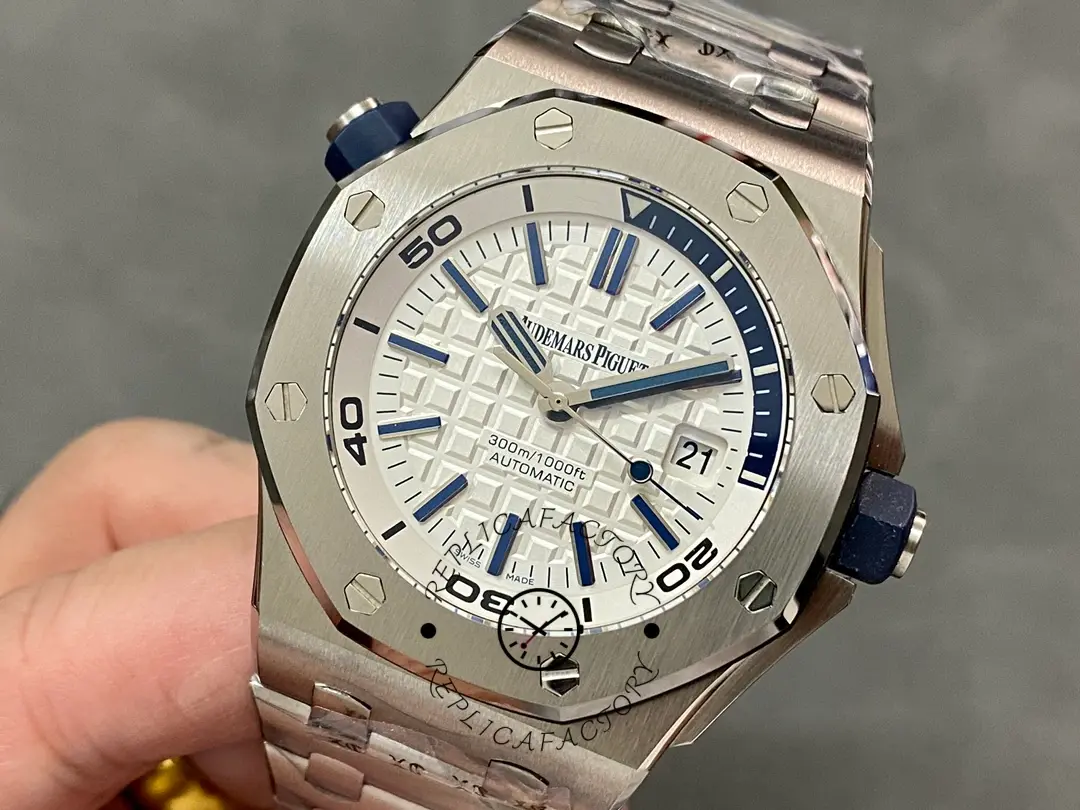 AP Replica 15710ST.OO.A010CA.01 Royal Oak Offshore Diver 42 White Dial