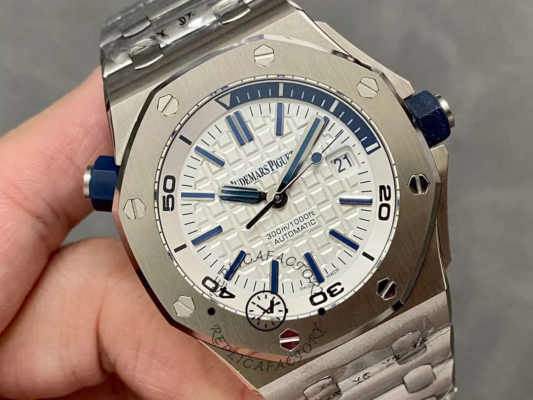 AP Replica 15710ST.OO.A010CA.01 Royal Oak Offshore Diver 42 White Dial