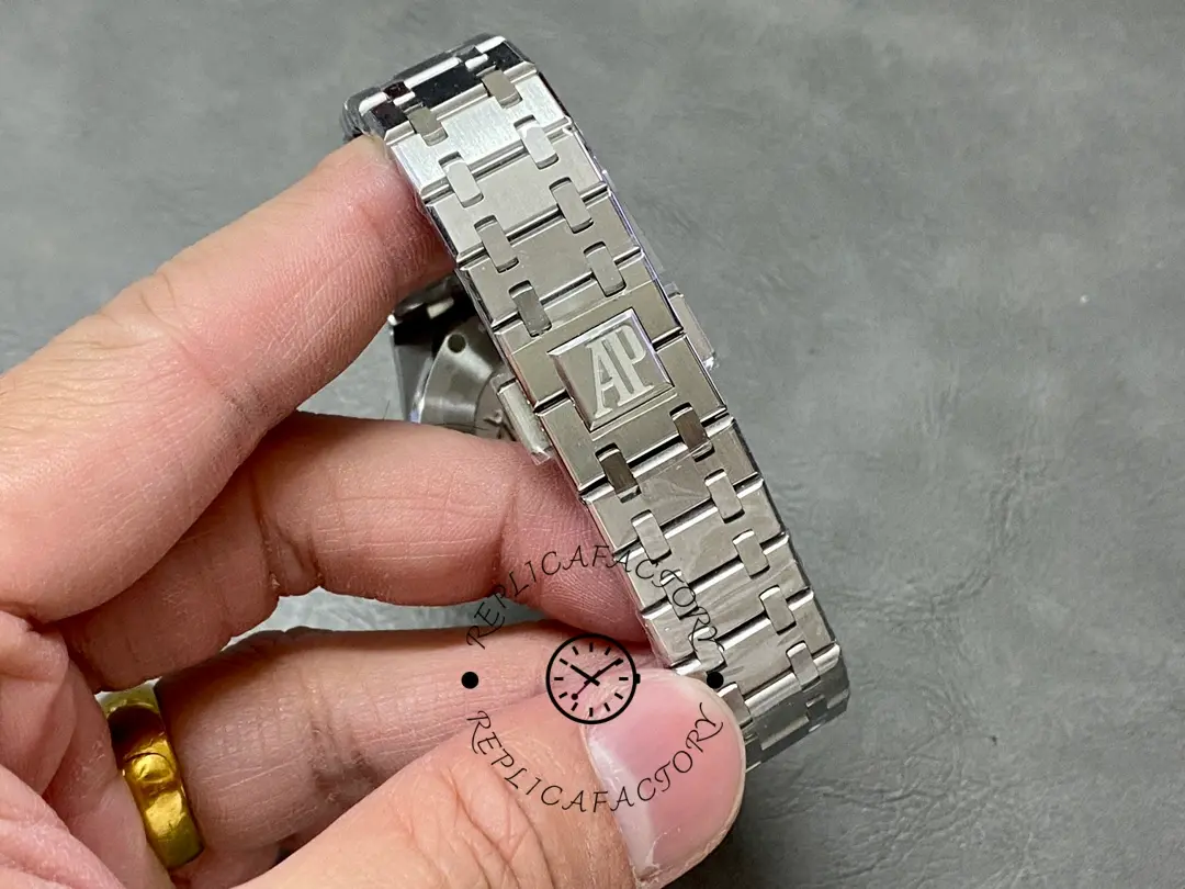 AP Royal Oak Quartz Diamond-Set 67651ST.ZZ.D002CR.01 904L Stainless Steel 1:1 Clone