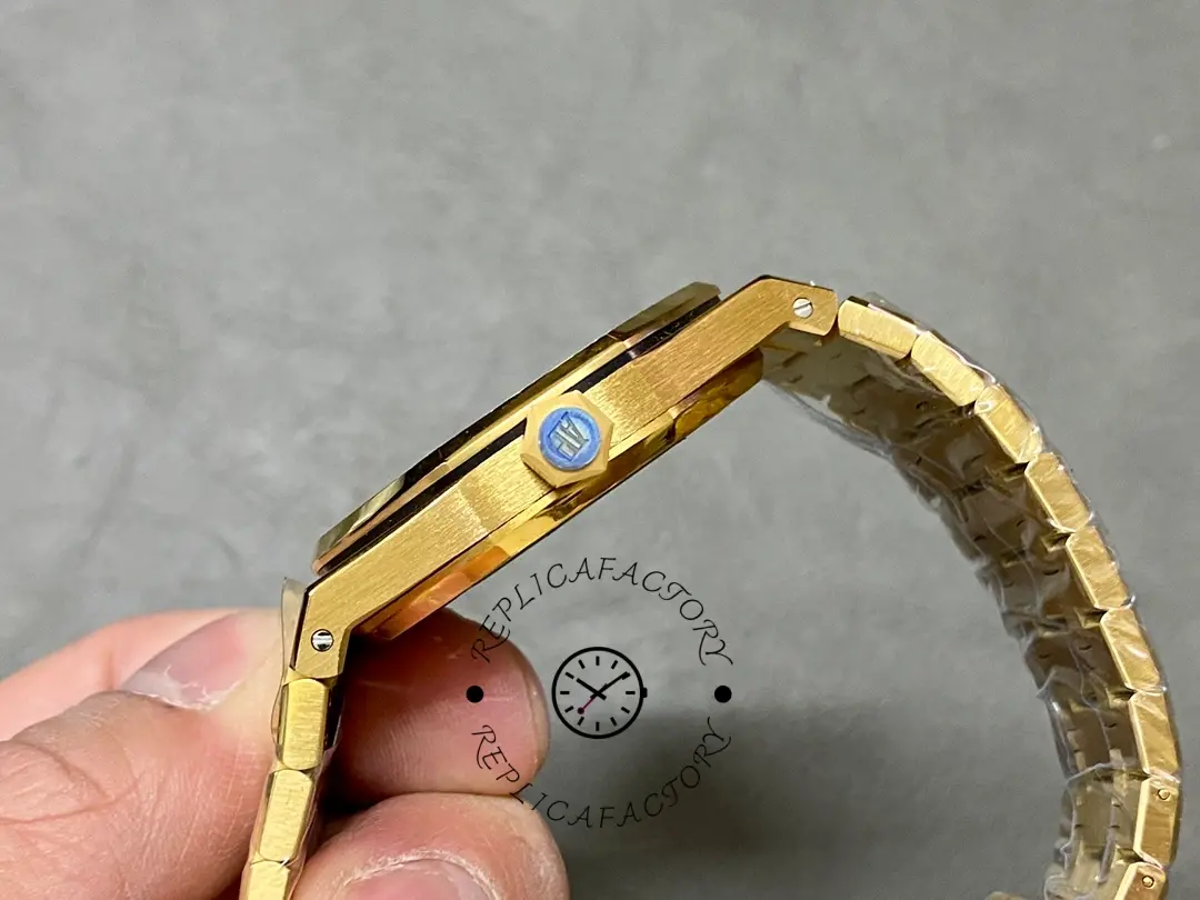 AP Royal Oak Jumbo Extra-Thin 1:1 Clone 15202BA.OO.1240BA.02 Champagne Dial