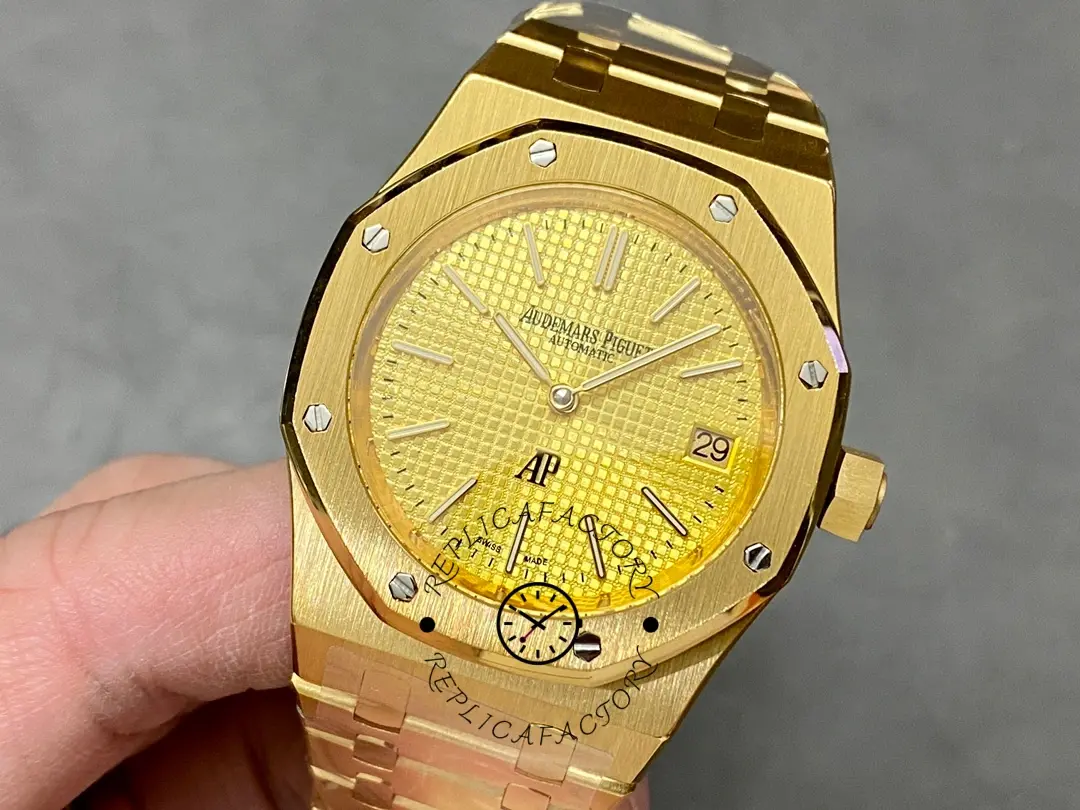 AP Royal Oak Jumbo Extra-Thin 1:1 Clone 15202BA.OO.1240BA.02 Champagne Dial