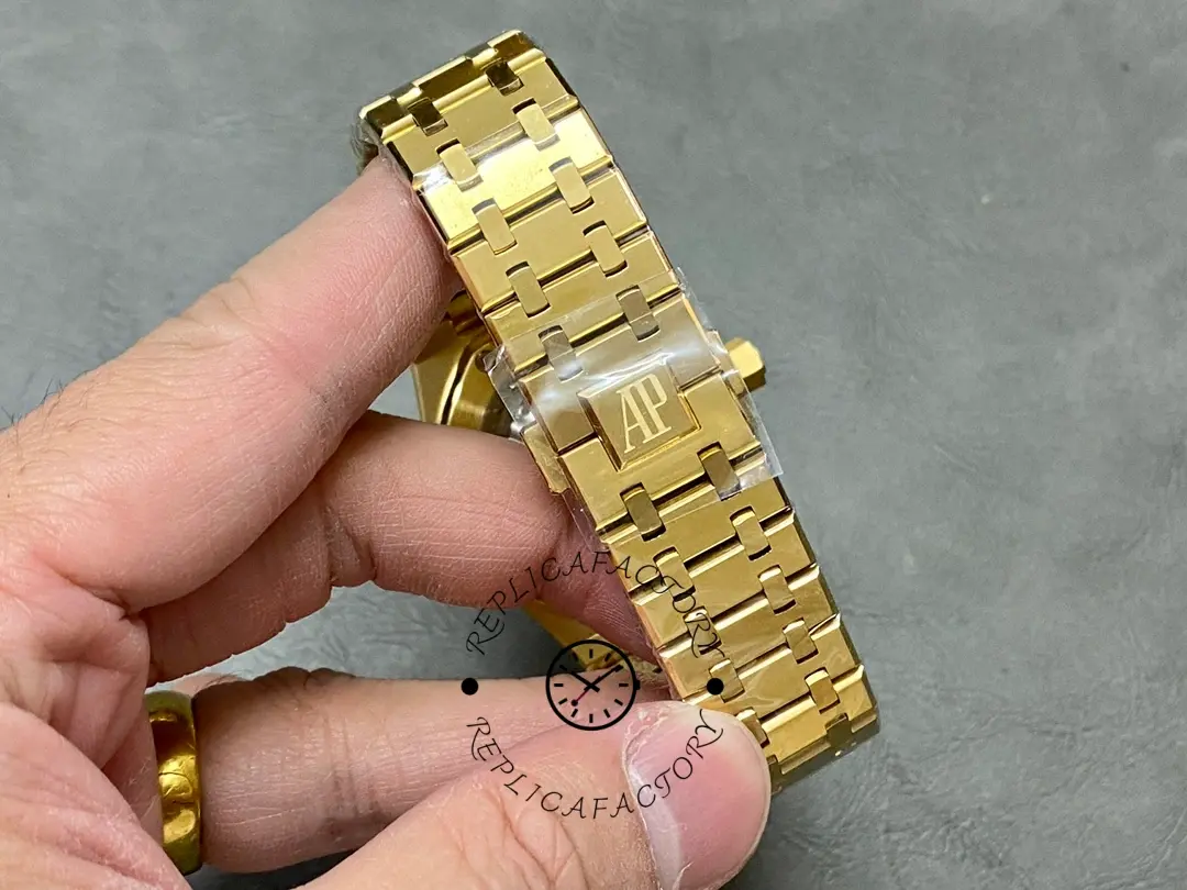AP Royal Oak Jumbo Extra-Thin 1:1 Clone 15202BA.OO.1240BA.02 Champagne Dial