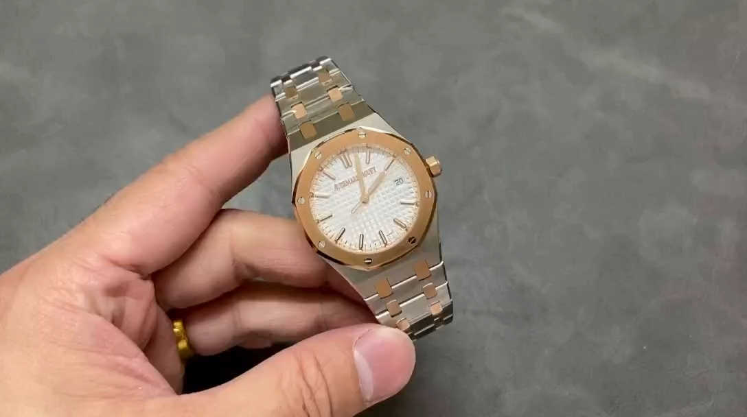 AP Royal Oak 37 Two-Tone 1:1 Clone 15550SR.OO.1356SR.01 Silver Unisex Watch