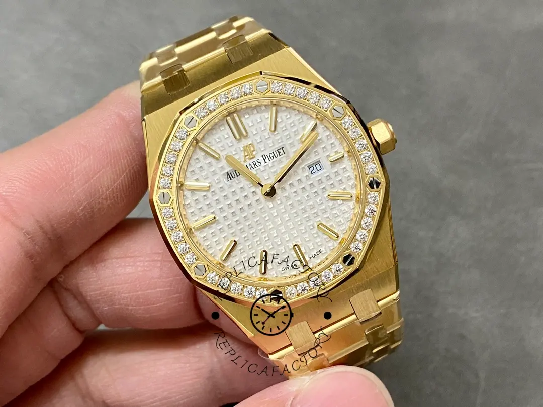 AP Royal Oak Quartz 33 Replica 67651BA.ZZ.1261BA.01 Women's Diamond-Set