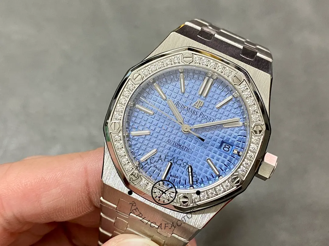 Replica AP Royal Oak 37mm Diamond-Set 15551ST.ZZ.1356ST.04 Light Blue Dial