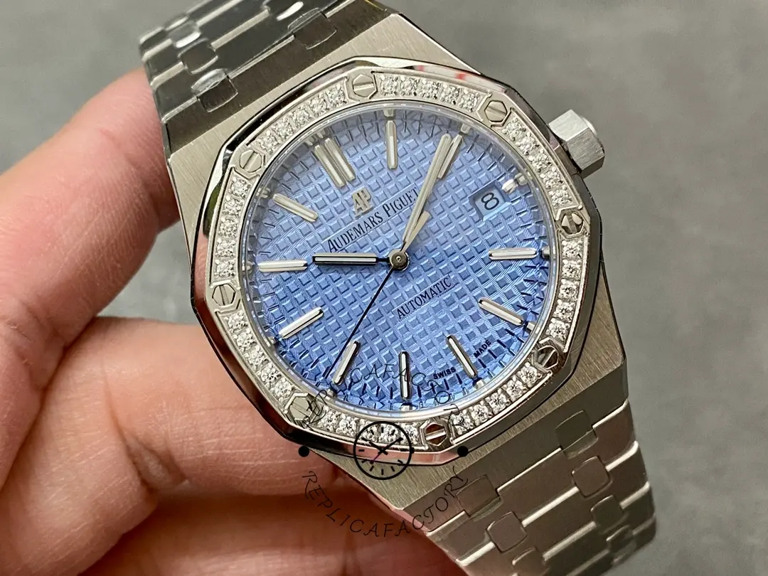 Replica AP Royal Oak 37mm Diamond-Set 15551ST.ZZ.1356ST.04 Light Blue Dial